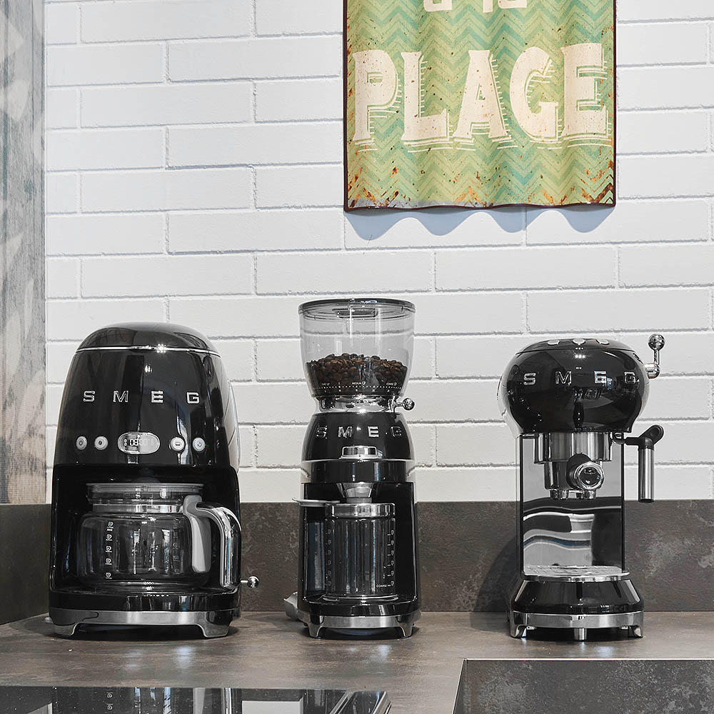 Smeg Kaffetrakter DCF02 1,4L svart