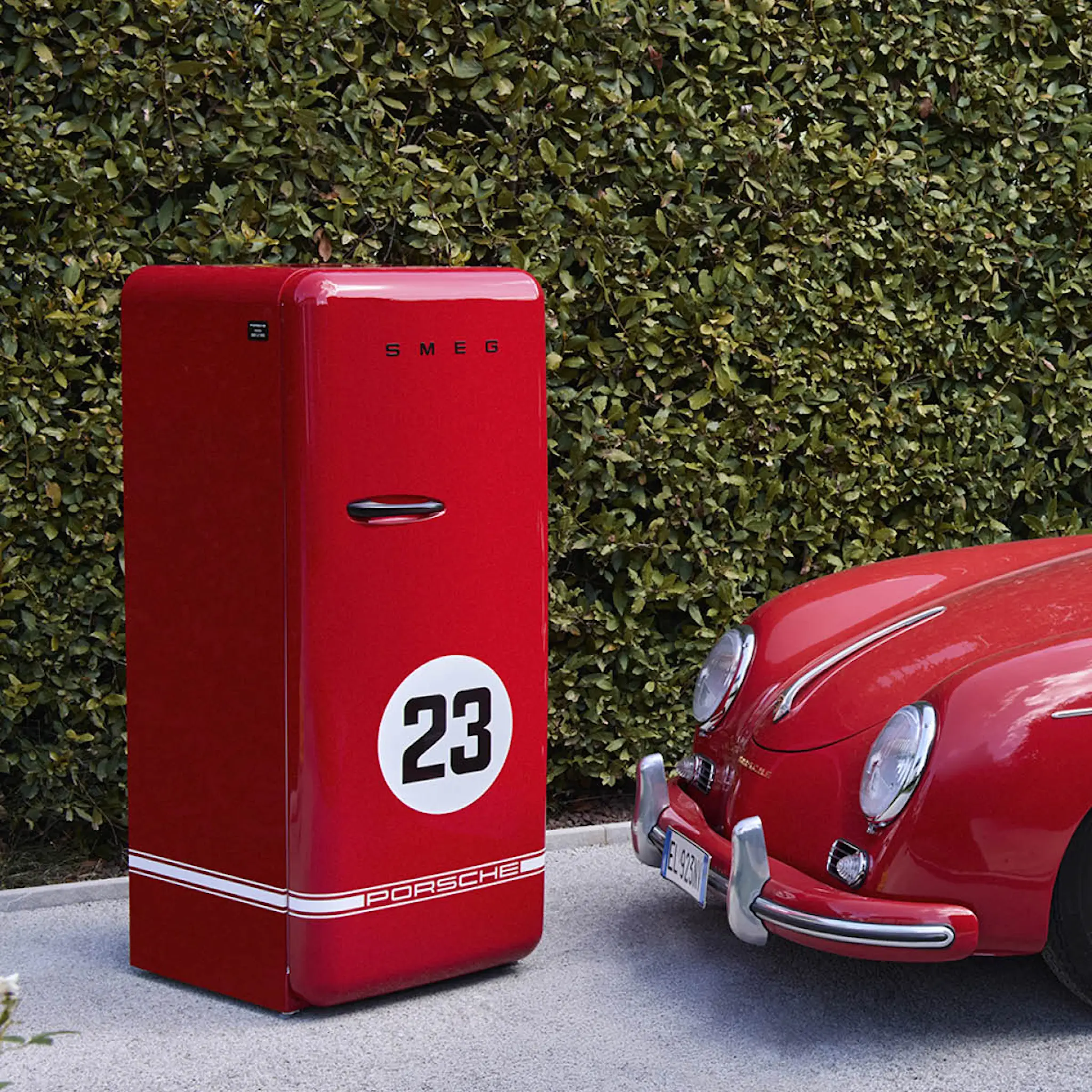 Smeg Smeg x Porsche kylskåp med frysfack Limited Edition Salzburg Red