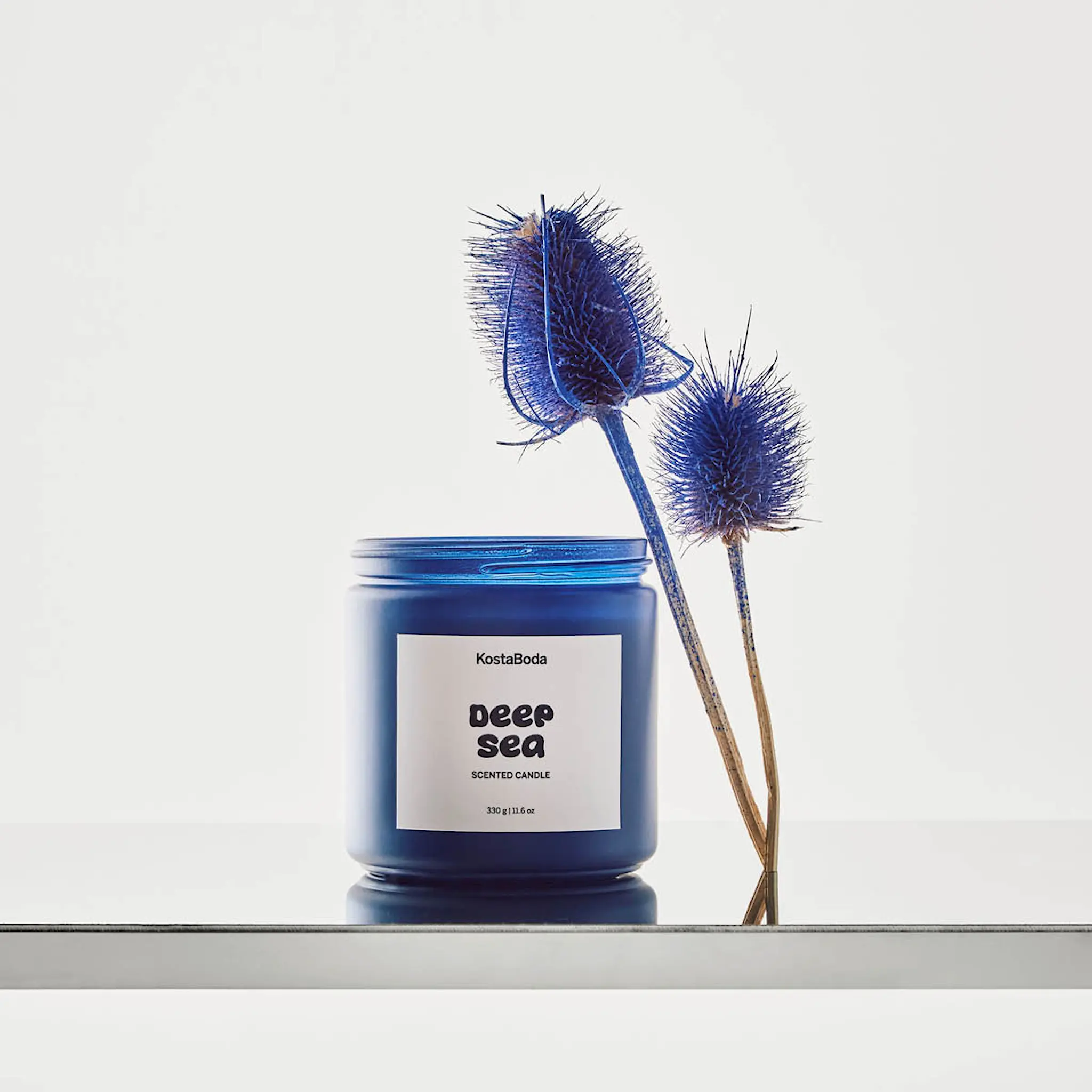 Kosta Boda Mind Tuoksukynttilä 13 cm Deep Sea