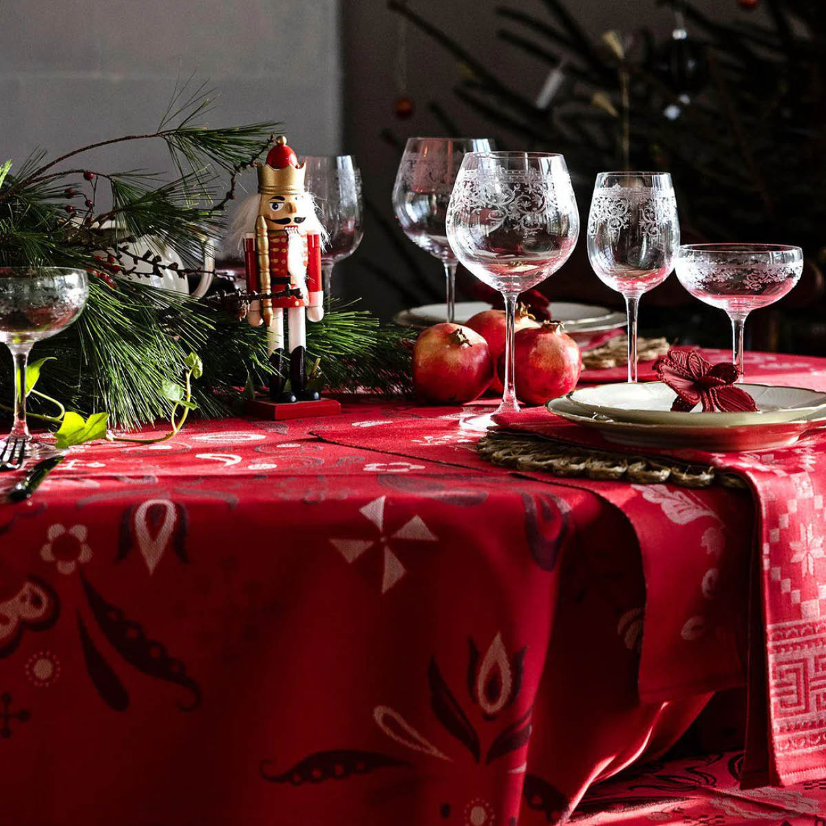 Ekelund Torplyckan bordsduk 145x250 cm röd