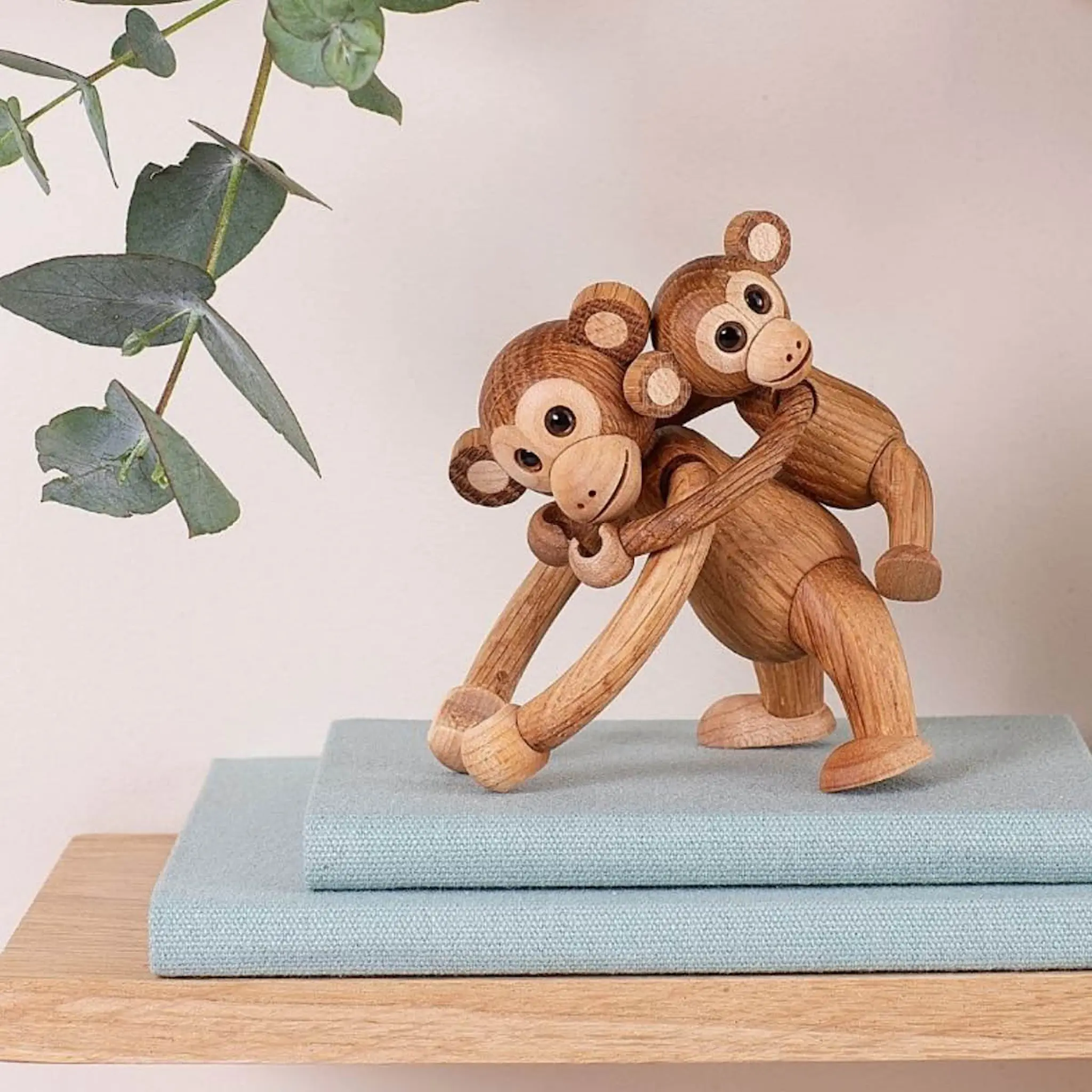 Spring Copenhagen Swing Apina Puufiguuri 8 cm Tammi