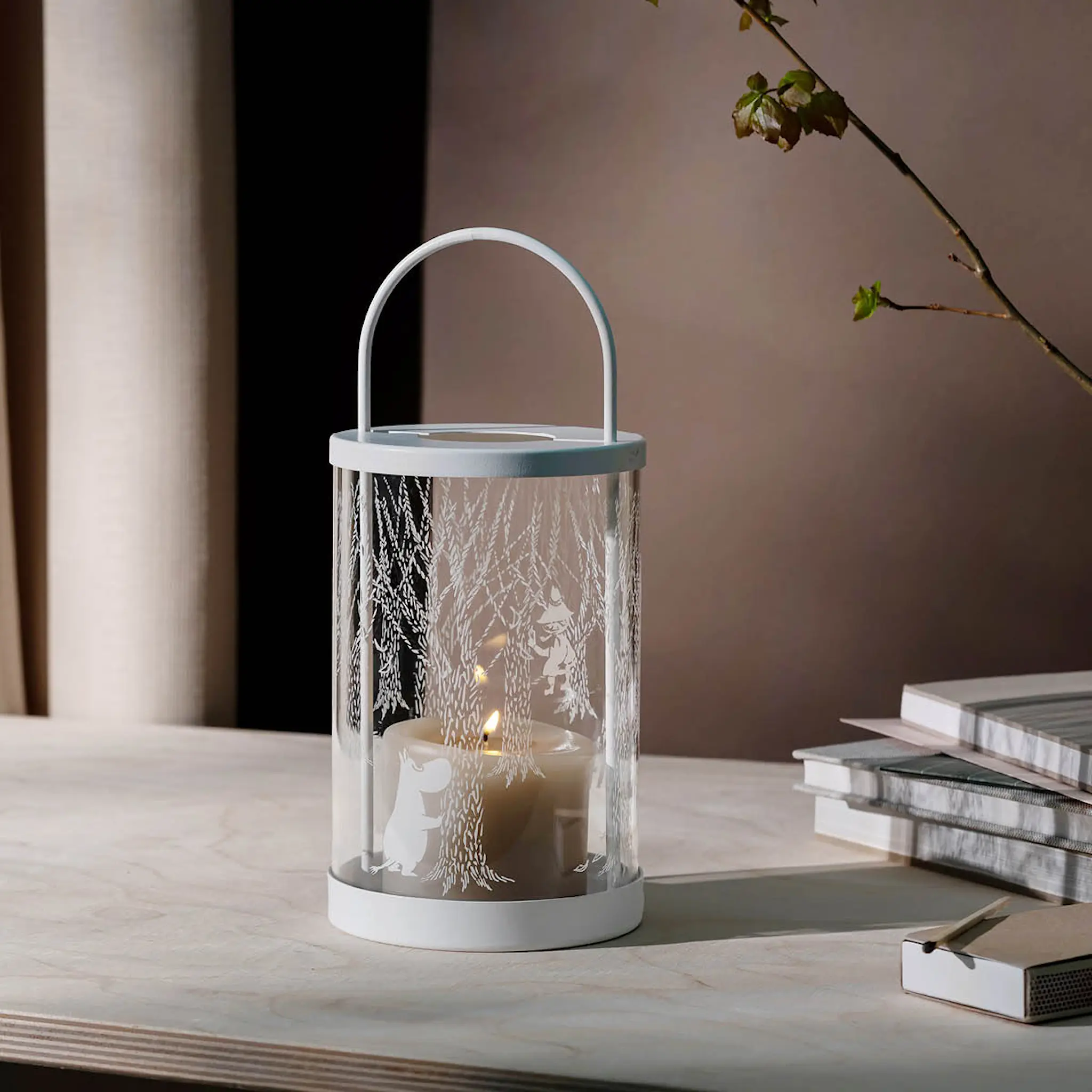 Muurla Mumin lykta glas/metall 26 cm I skogen