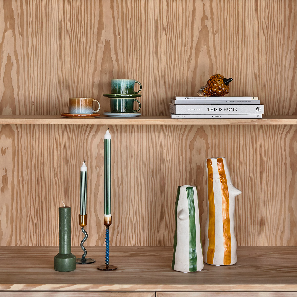 Villa Collection Hvils Pöytäkynttilä 8x23 cm Tummanvihreä