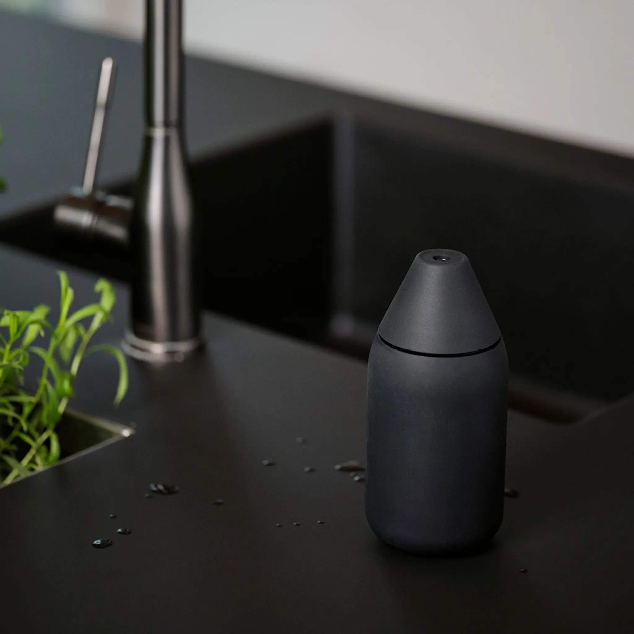 Zone Singles tvålhållare black