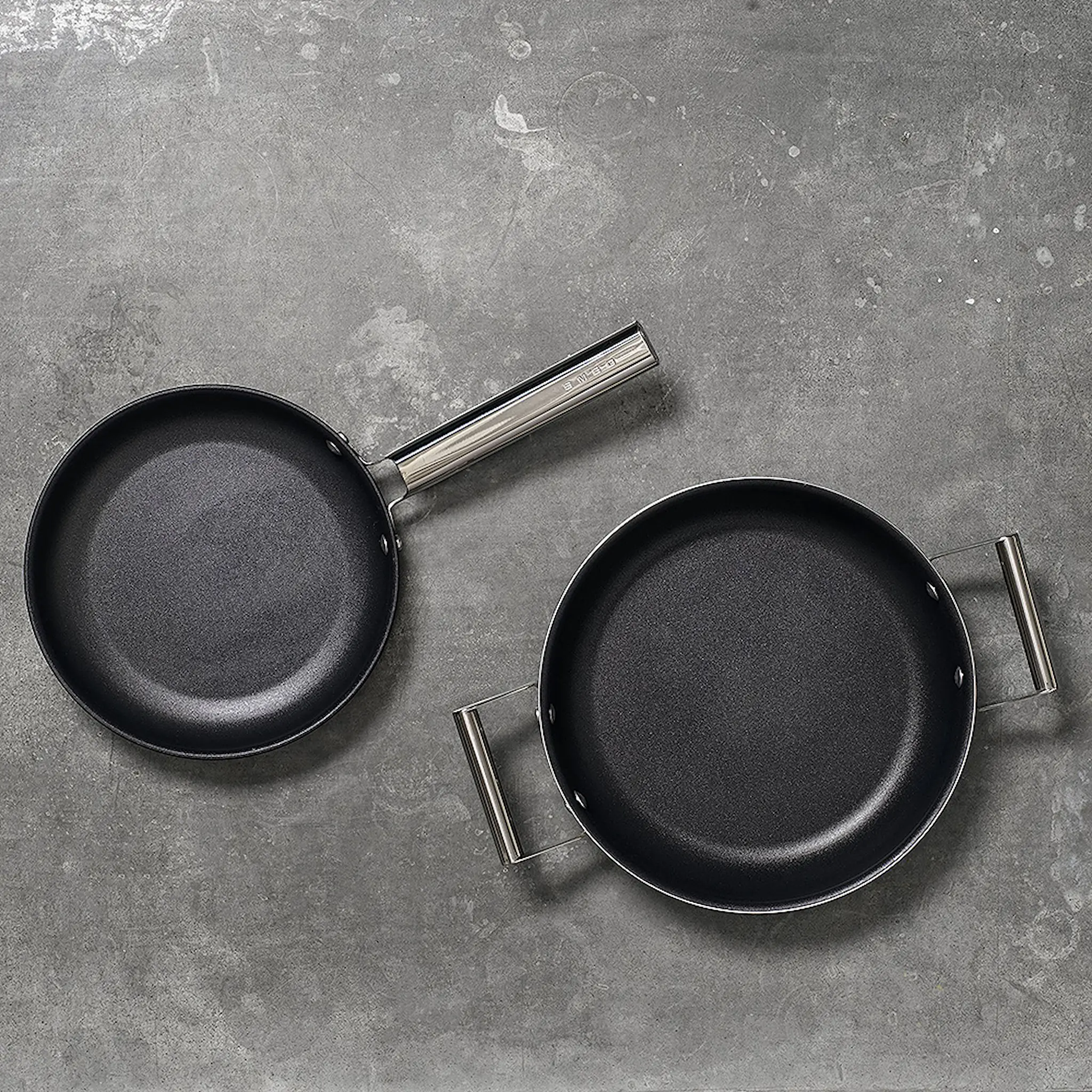 Smeg Smeg Traktörpanna Glaslock 28 cm Svart