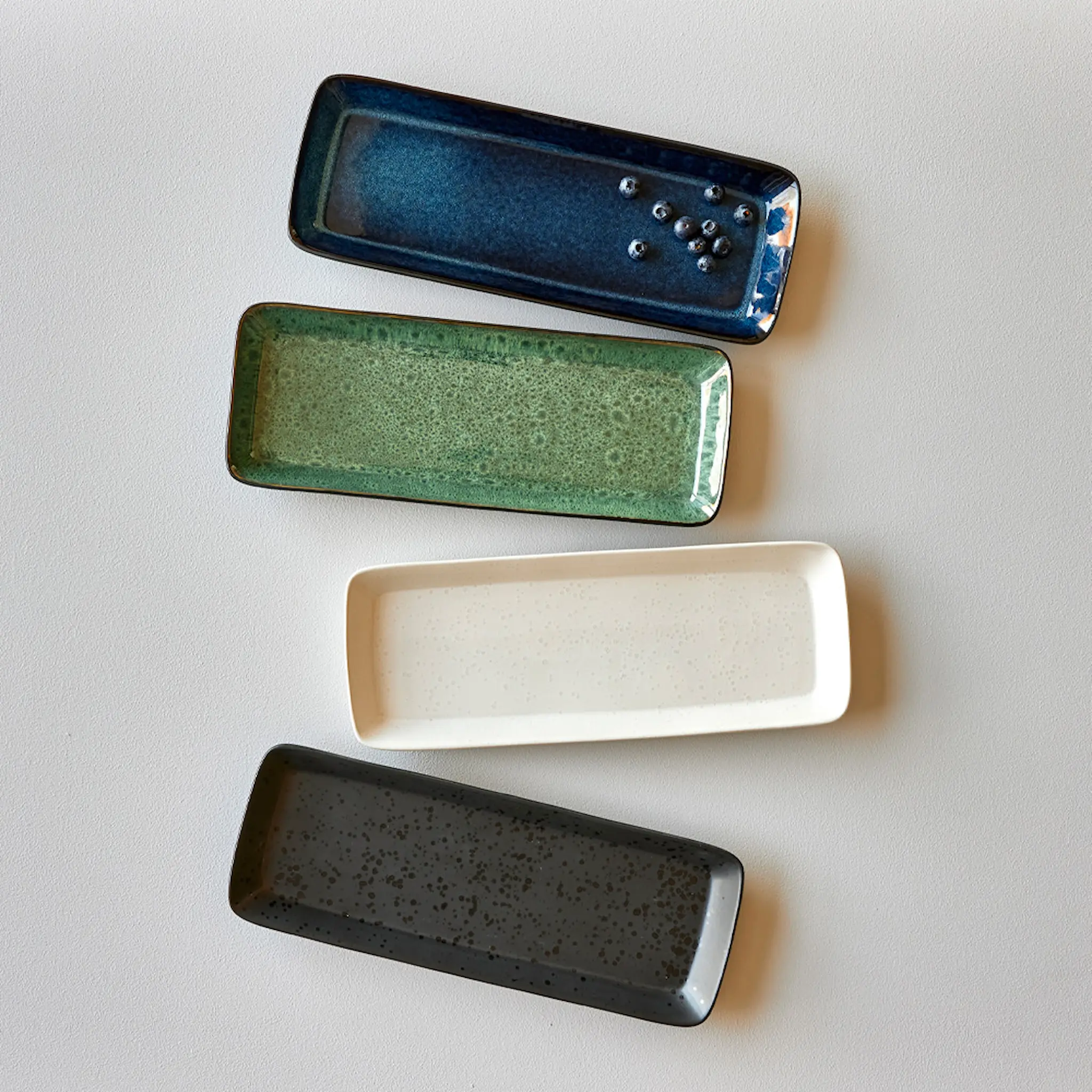 Bitz Bitz Tarjoiluvati 39x14 cm Sininen/Musta