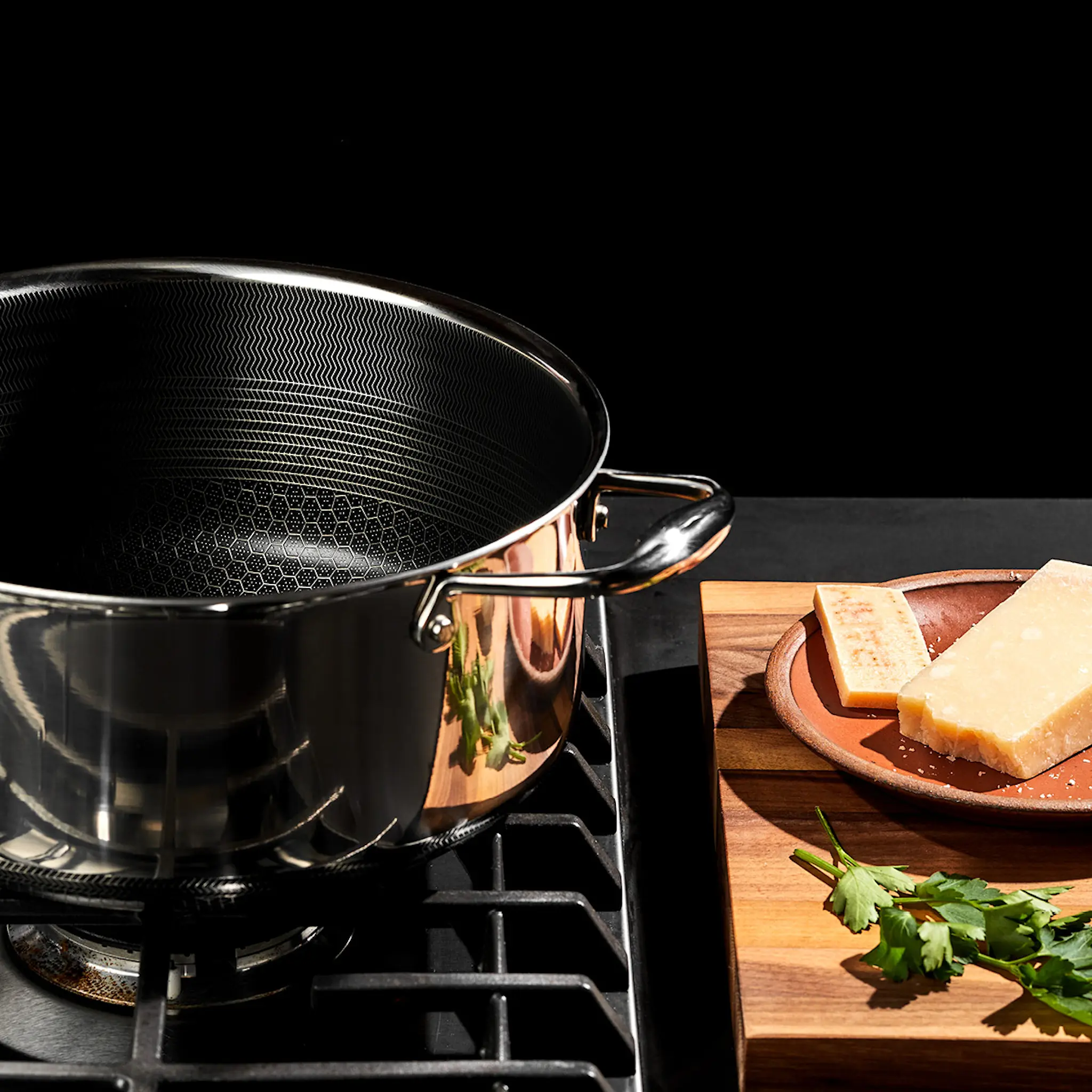Hexclad Hybrid dutch oven gryta med stållock 4,7 L