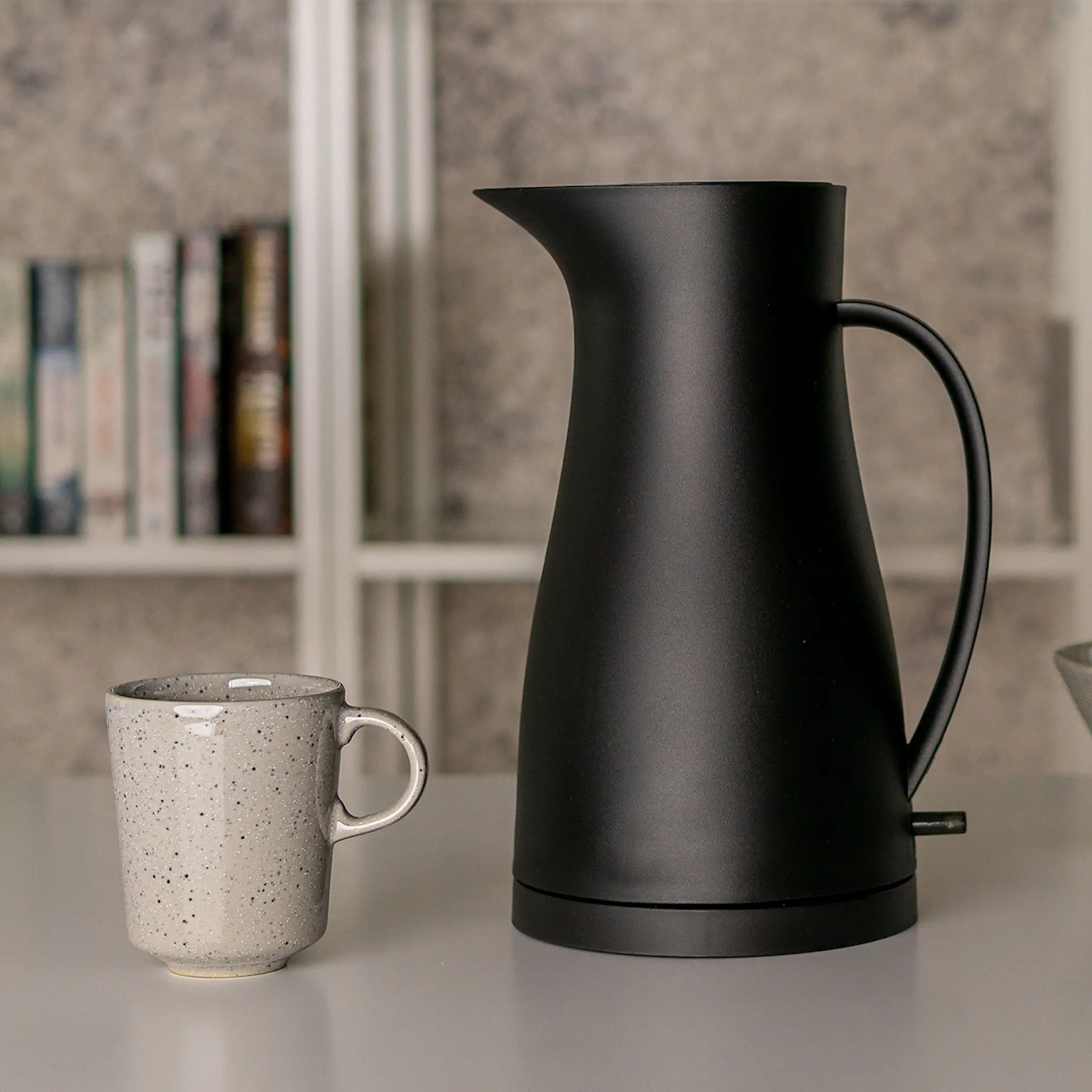 Modern House Lundi vannkoker 1,2L svart hover