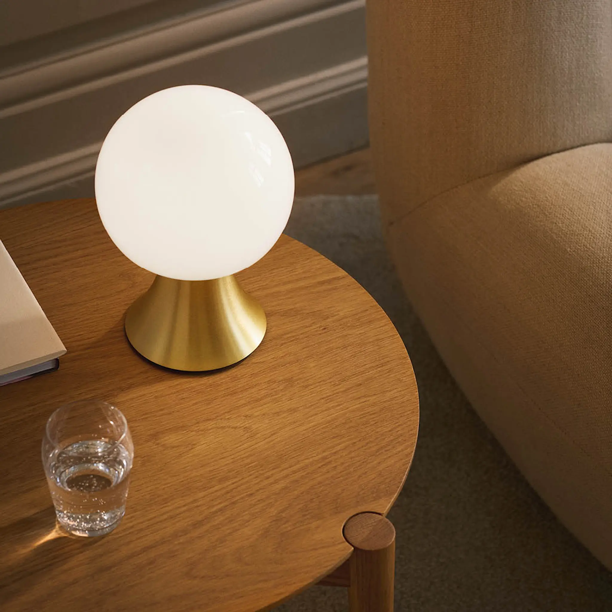 Holmegaard Noor LED-lampa 23 cm mässing
