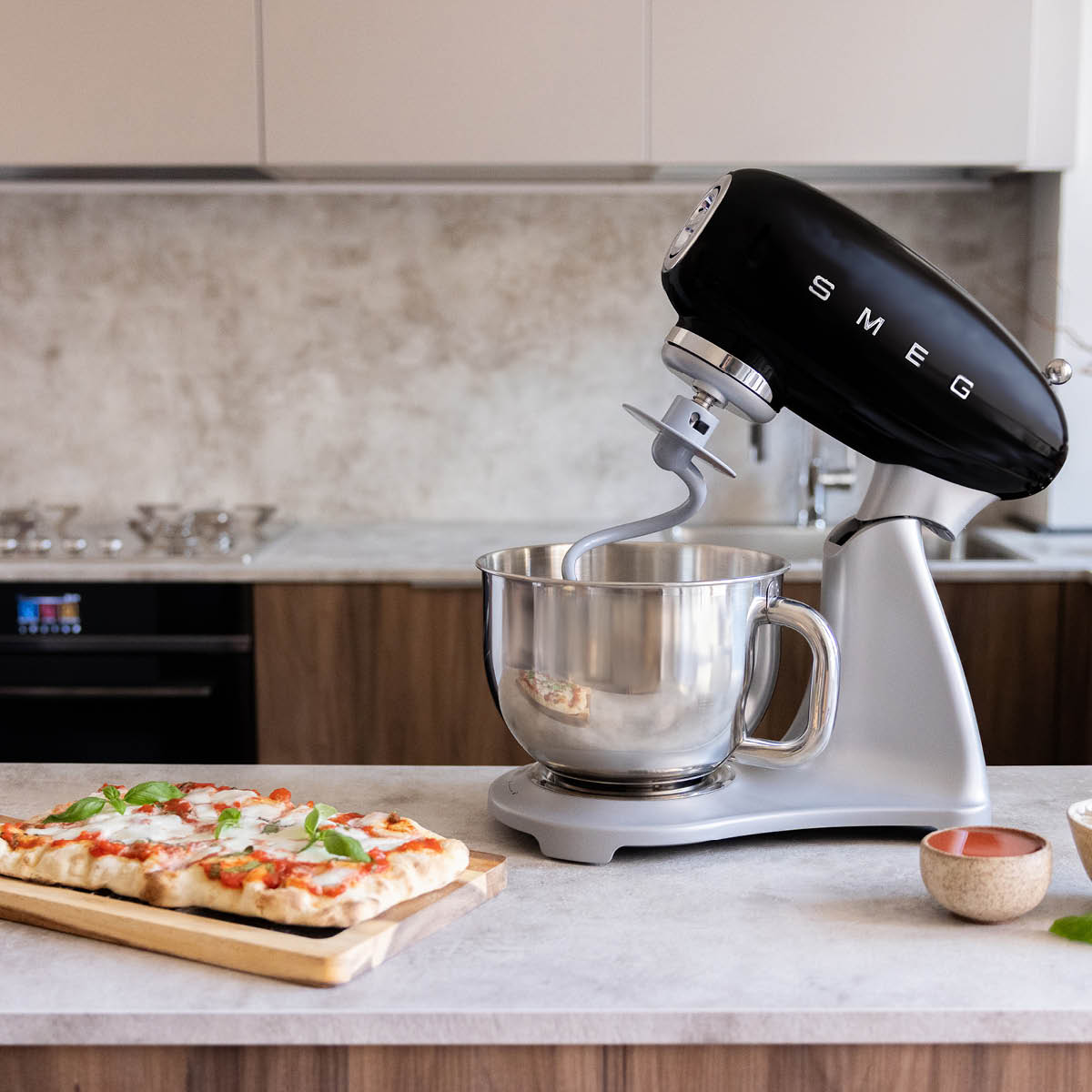 Smeg Smeg köksmaskin SMF04 4,8 L svart