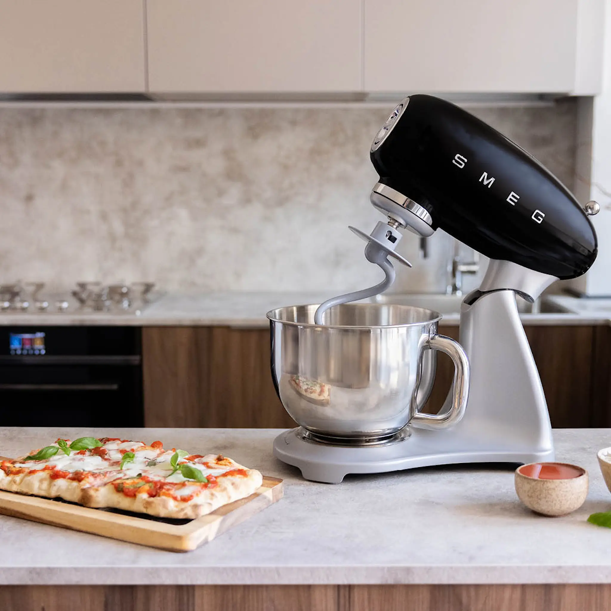 Smeg Smeg köksmaskin SMF04 4,8 L svart