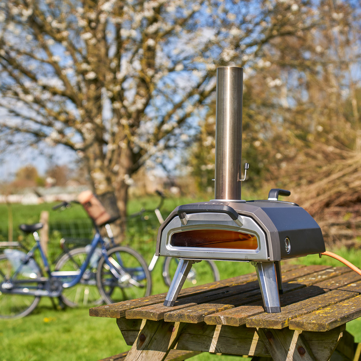 Ooni Karu 2 pizzaovn vedfyrt/gass 12" svart