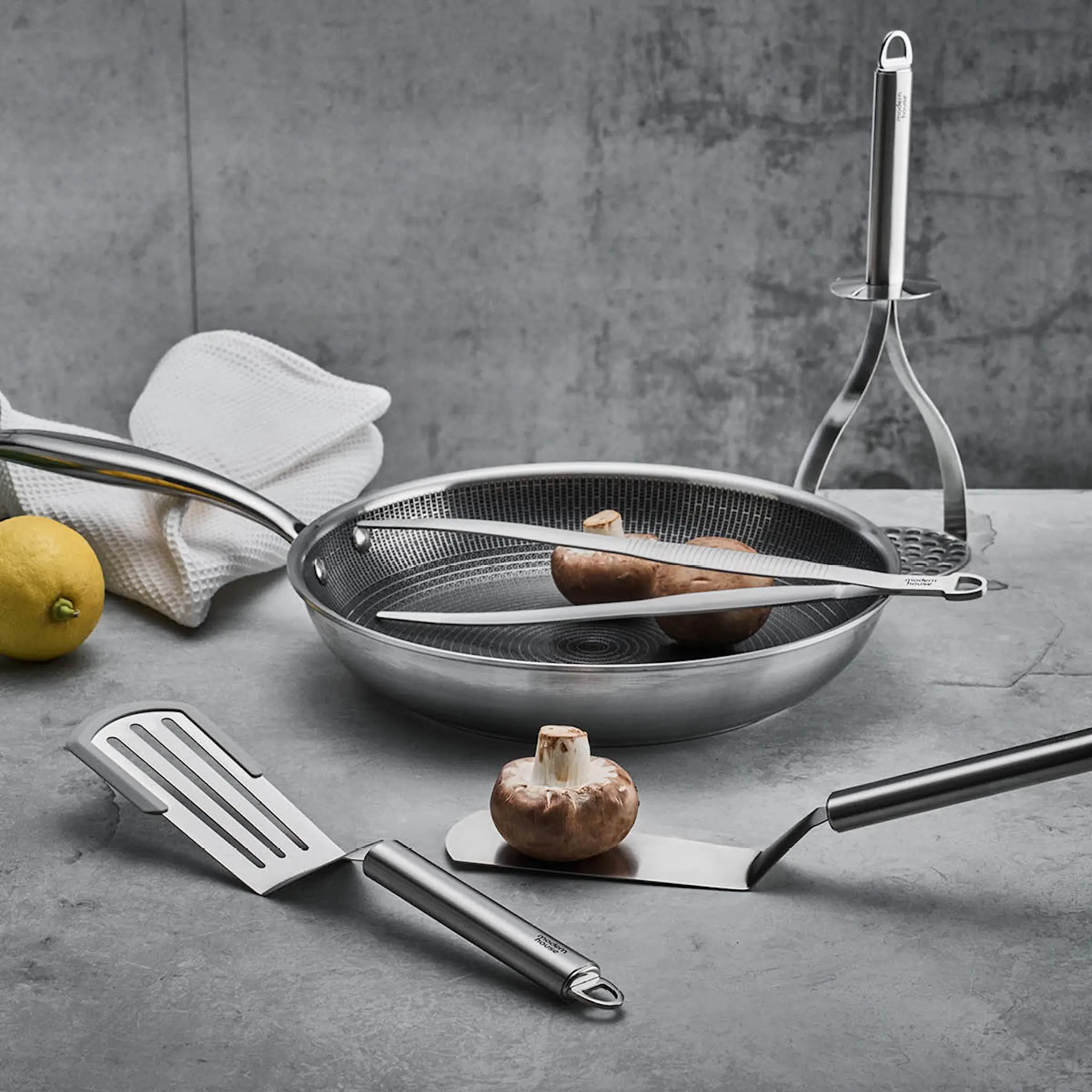 Modern House Chief Perunasurvin 38,5 cm Teräs