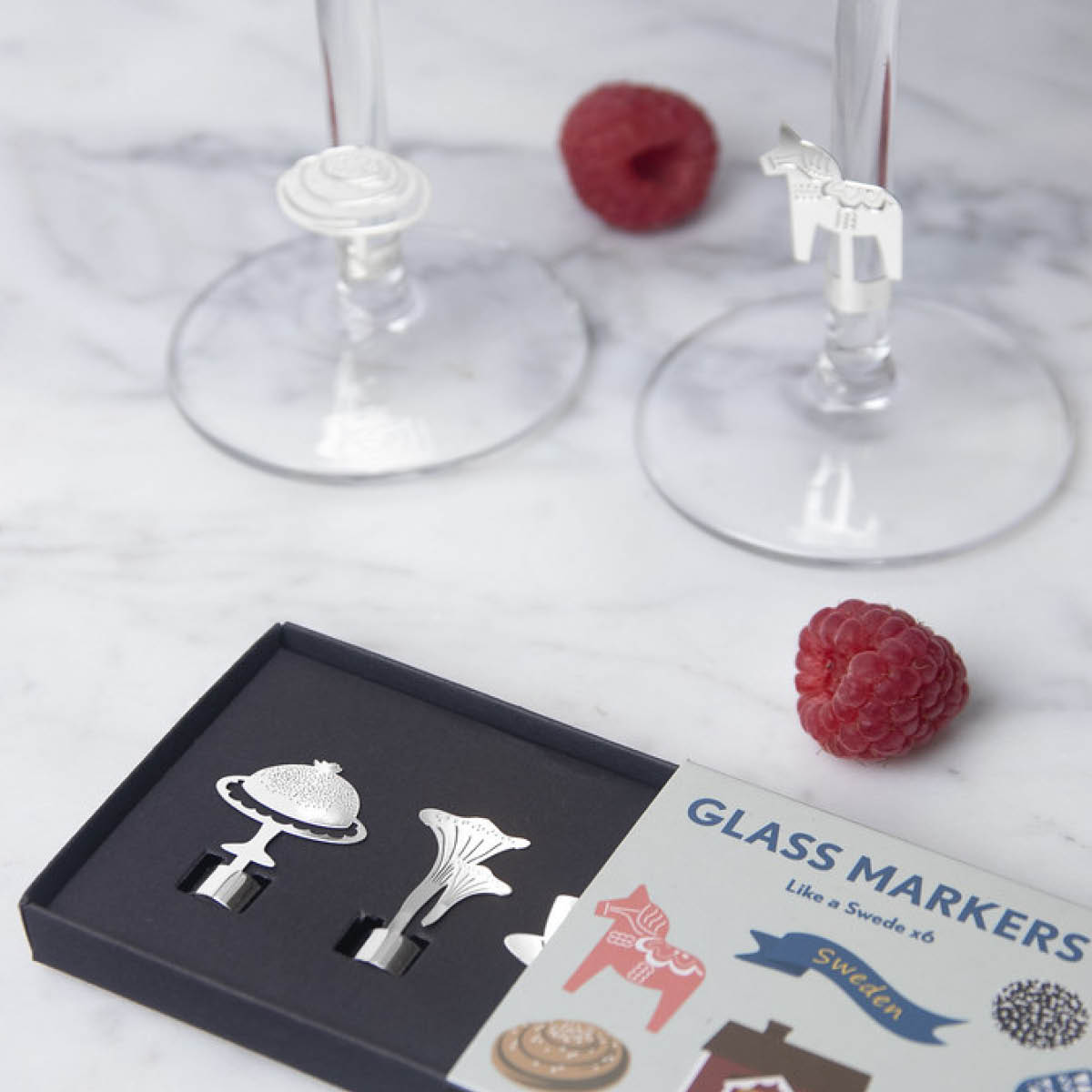 Pluto Glasdekoration 3 cm Like a Swede silver