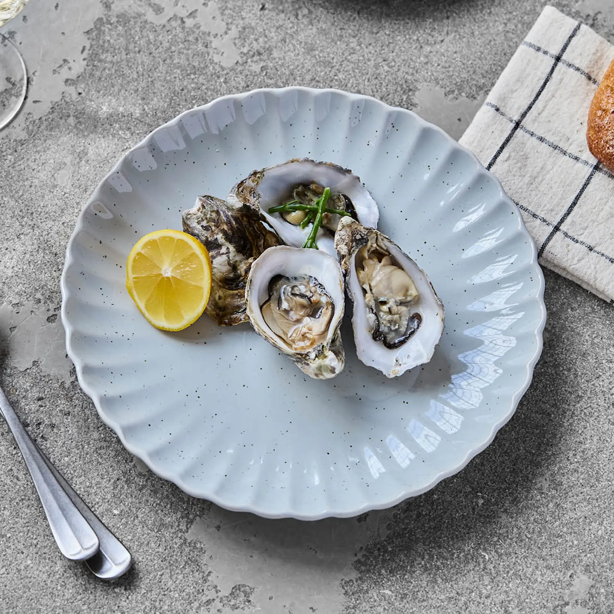 House Doctor Scallop lautanen 26 cm vaaleansininen