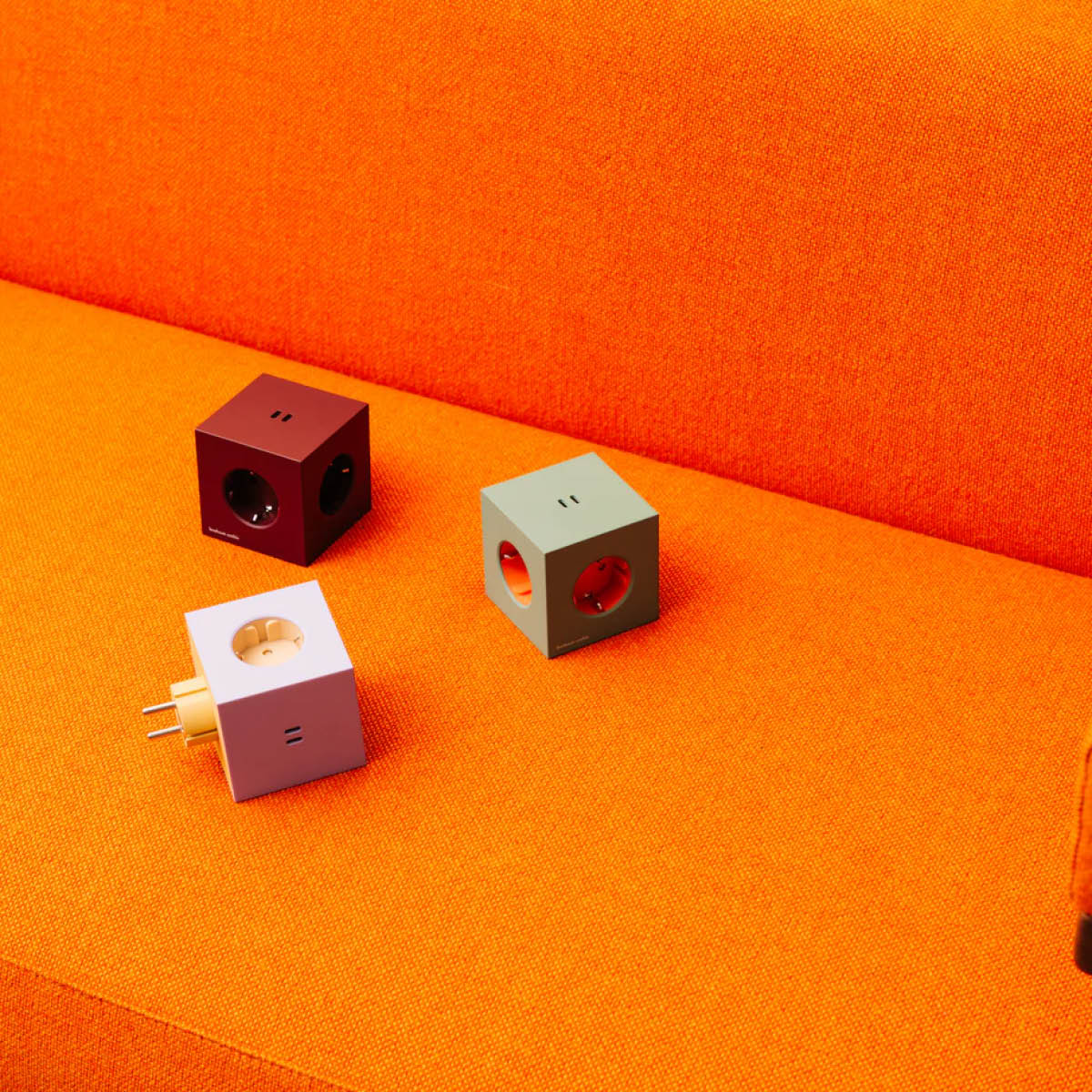 Avolt Square 2 Bauhaus Archiv USB-C 30W Gecko Bloom