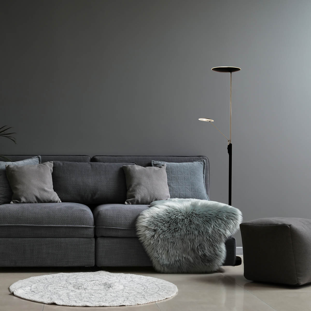 Aneta Lighting Cadiz uplight gulvlampe 186 cm svart/matt messing