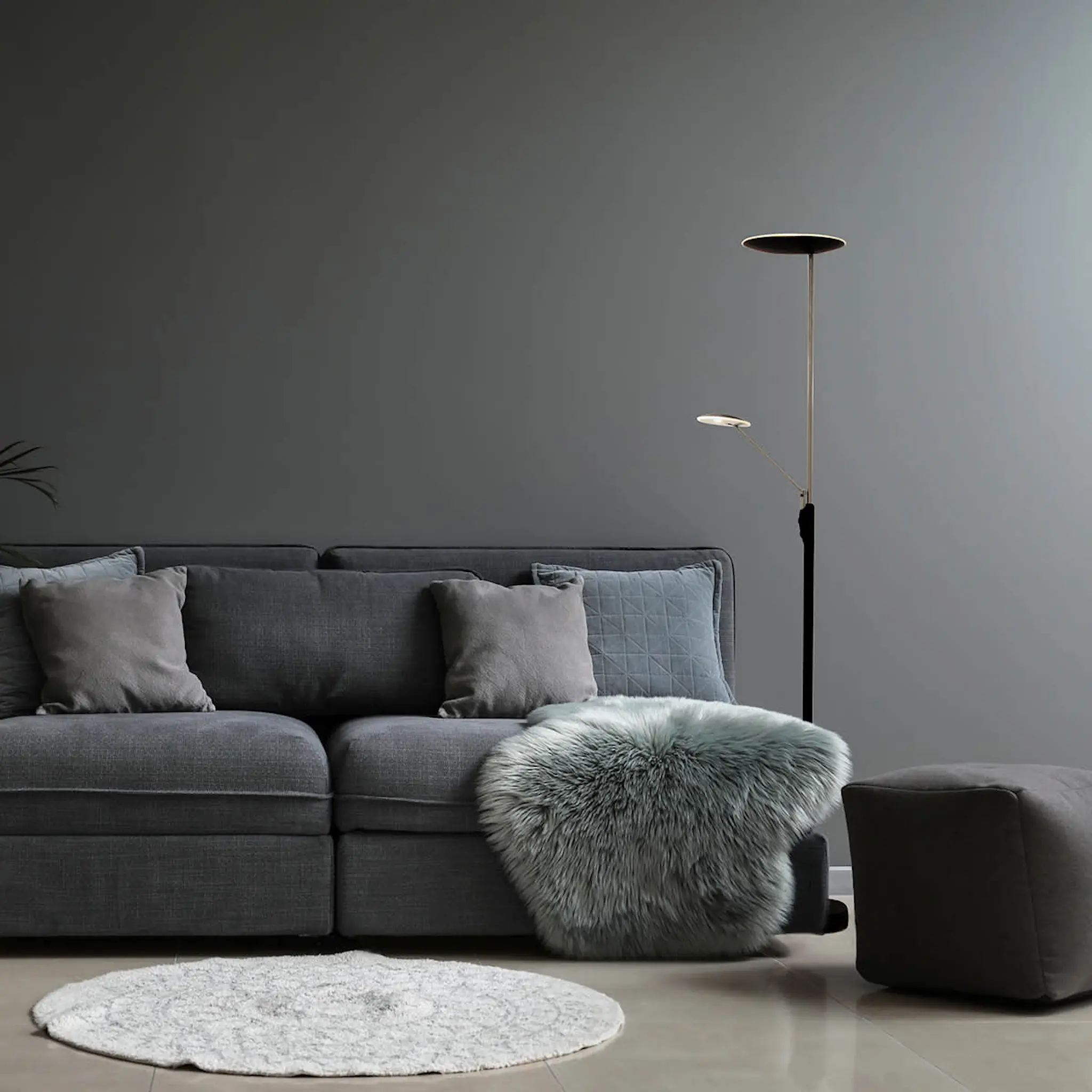 Aneta Lighting Cadiz uplight gulvlampe 186 cm svart/matt messing