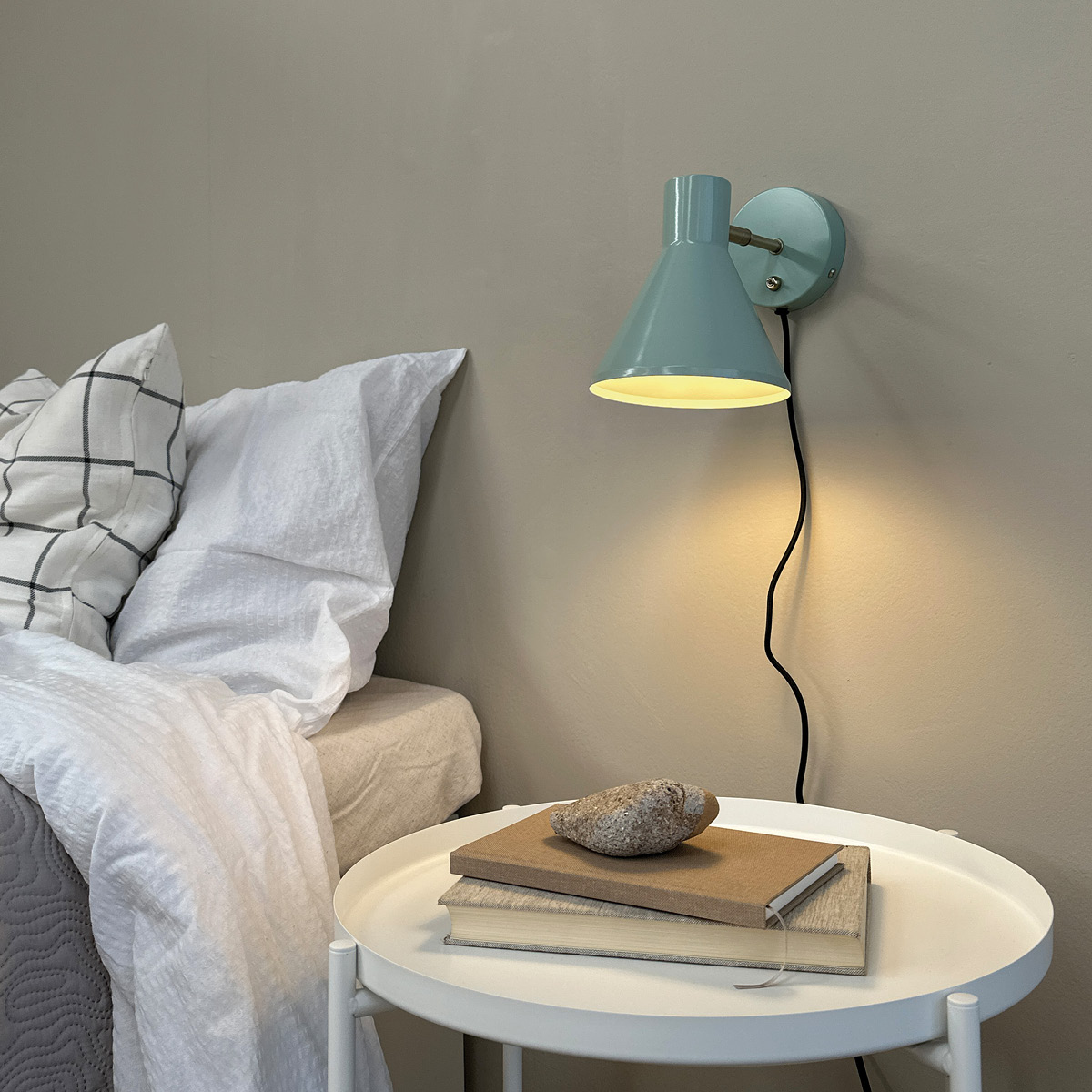 Dyberg Larsen Sleep vägglampa 17 cm mint