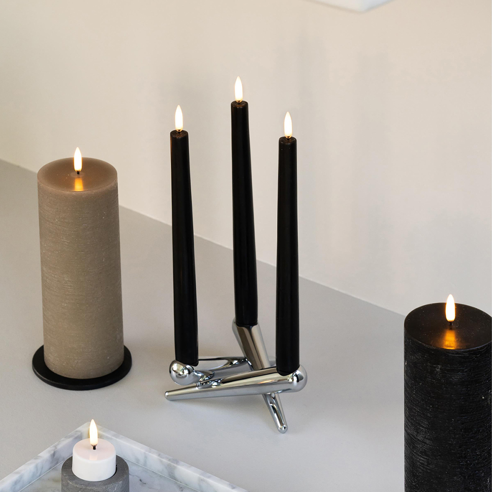 Uyuni Lighting Taper Candles Kruunukynttilä 2,3x25 cm 2 kpl Musta