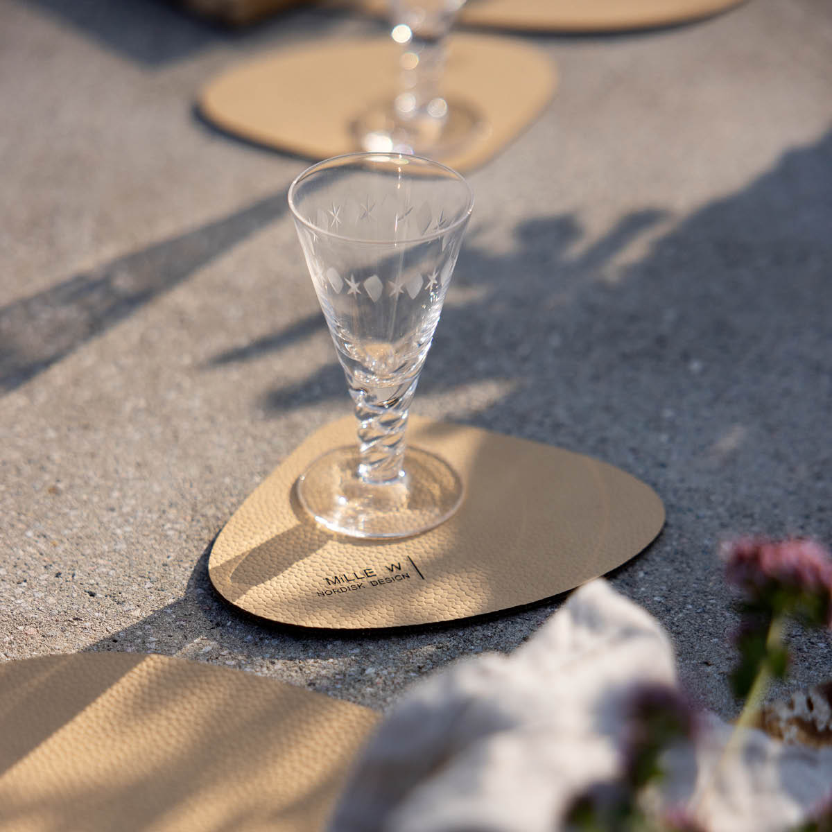 MiLLE W NORDISK DESIGN Sea Shell Lasinalunen 10x13 cm Beige