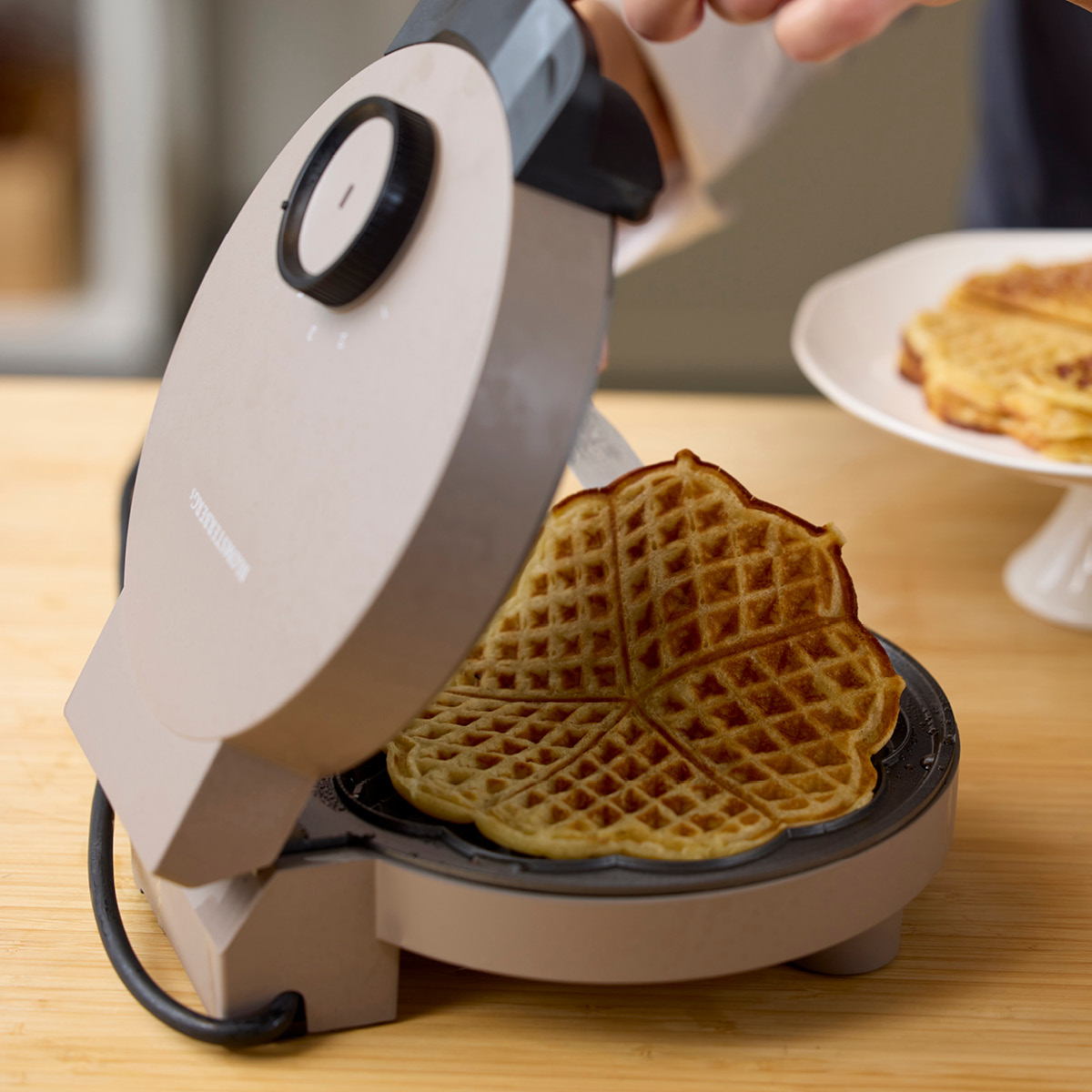 Blomsterberg Vaffeljern 1000W latte