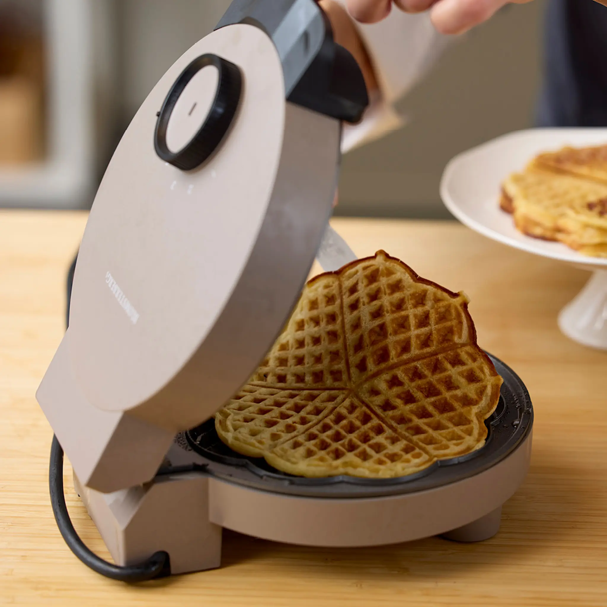 Blomsterberg Våffeljärn 1000W latte
