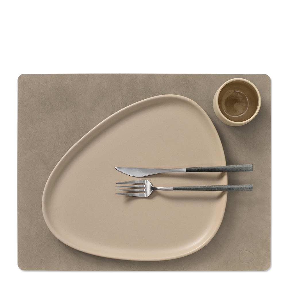 LIND DNA Nupo square bordbrikke 35x45 cm nomad grey