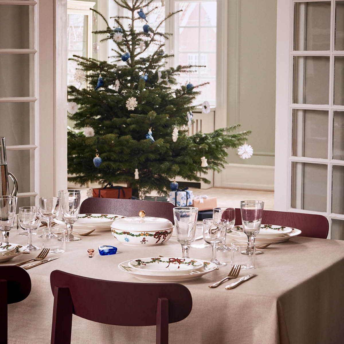 Royal Copenhagen Star Fluted Christmas Kulho kannella 21 cm