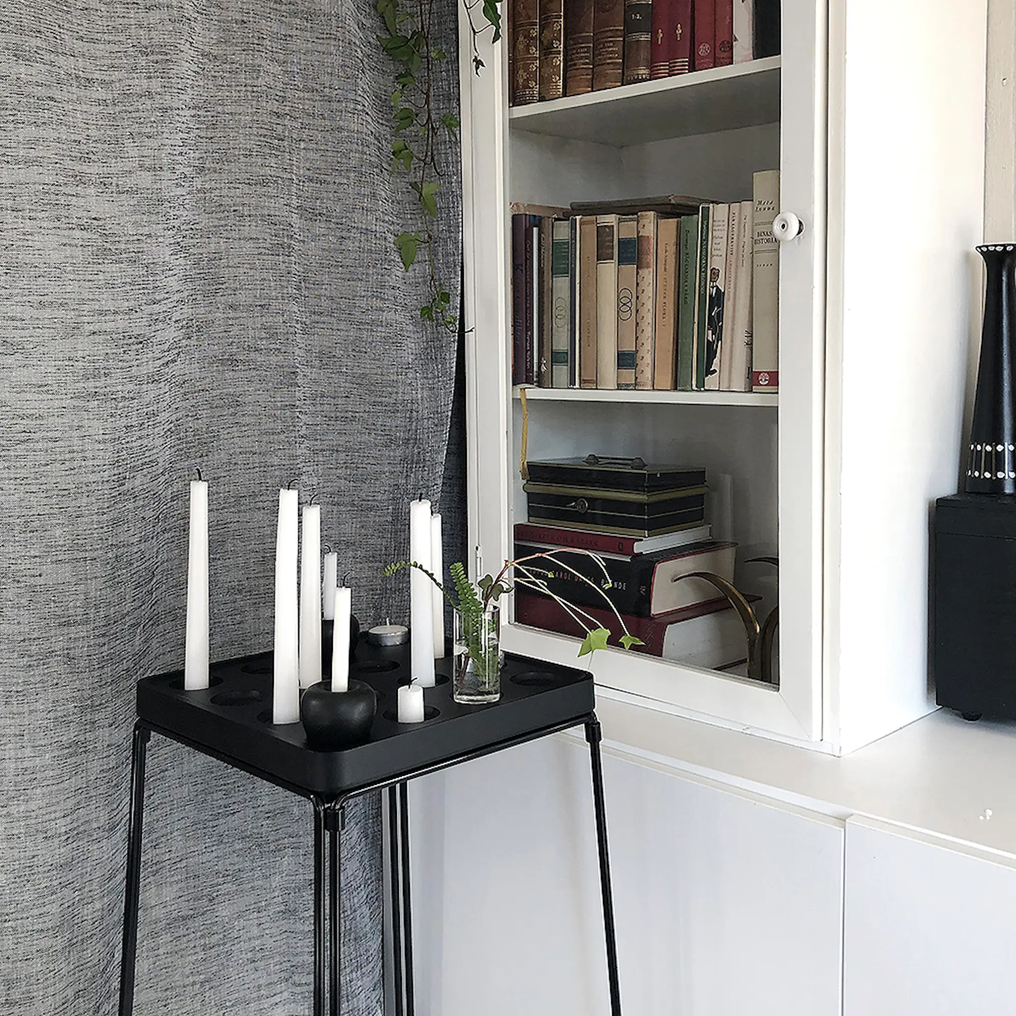 Born in Sweden Stumpastaken Original Jalusta Musta