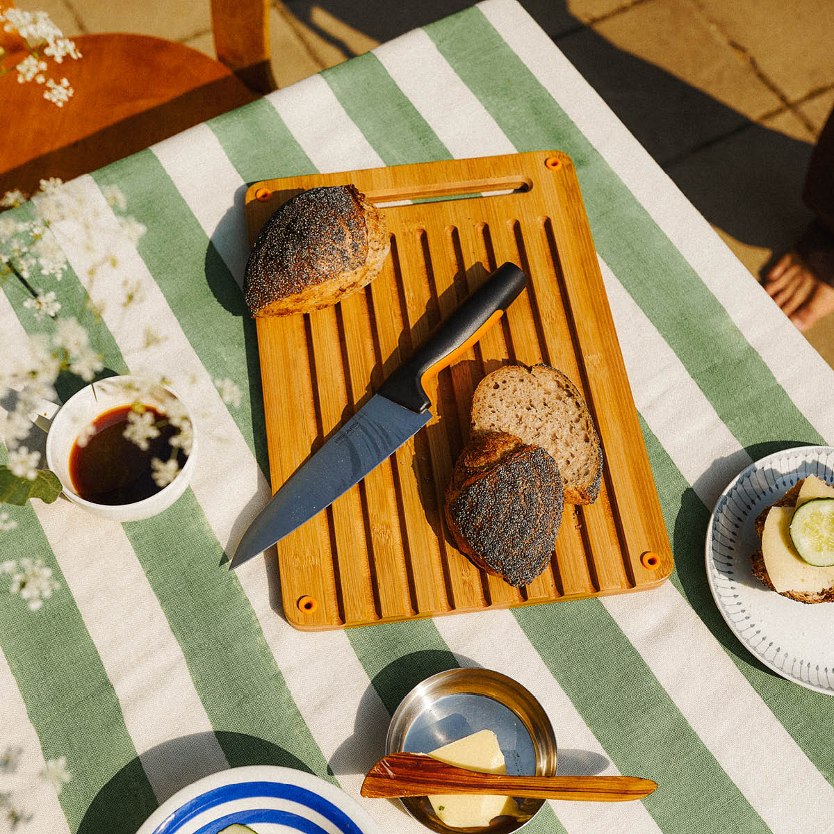 Fiskars Functional Form kokkiveitsi keskikokoinen 35,5 cm musta/ruostumaton teräs
