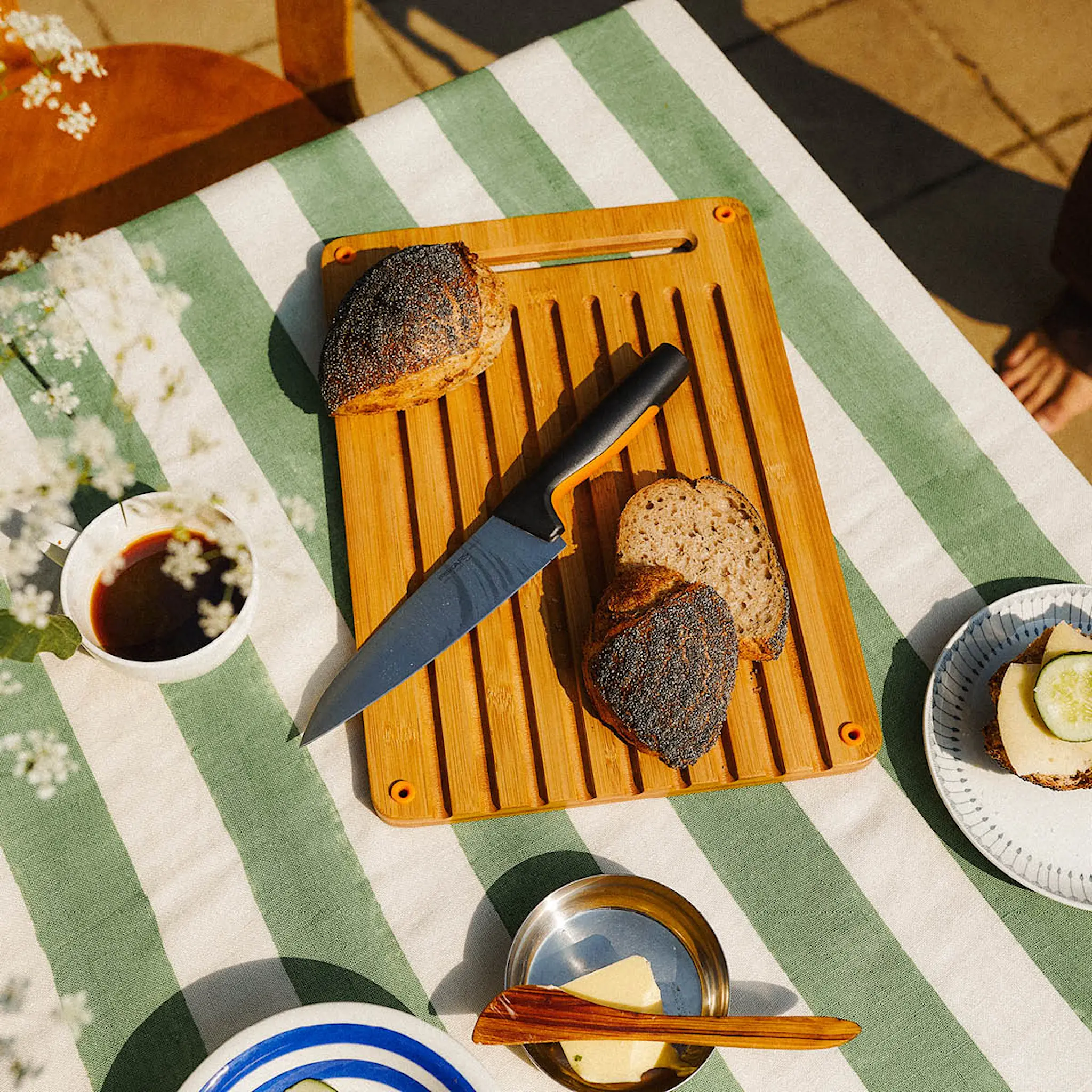 Fiskars Functional Form kokkiveitsi keskikokoinen 35,5 cm musta/ruostumaton teräs