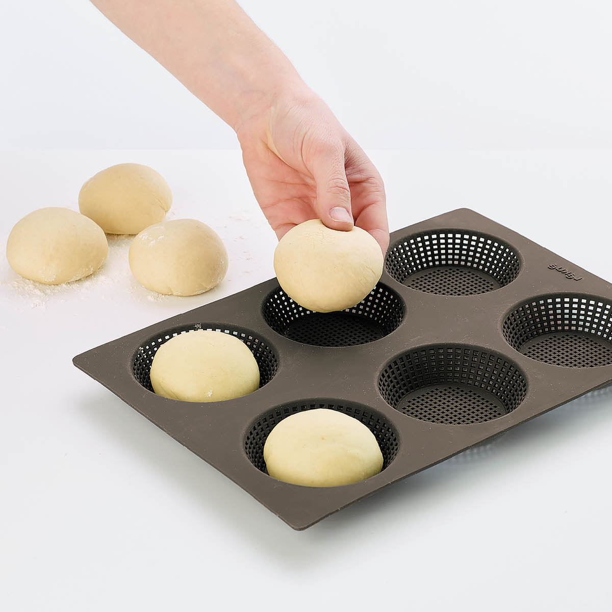 Lékué Silikonform för frallor 6 hål brun