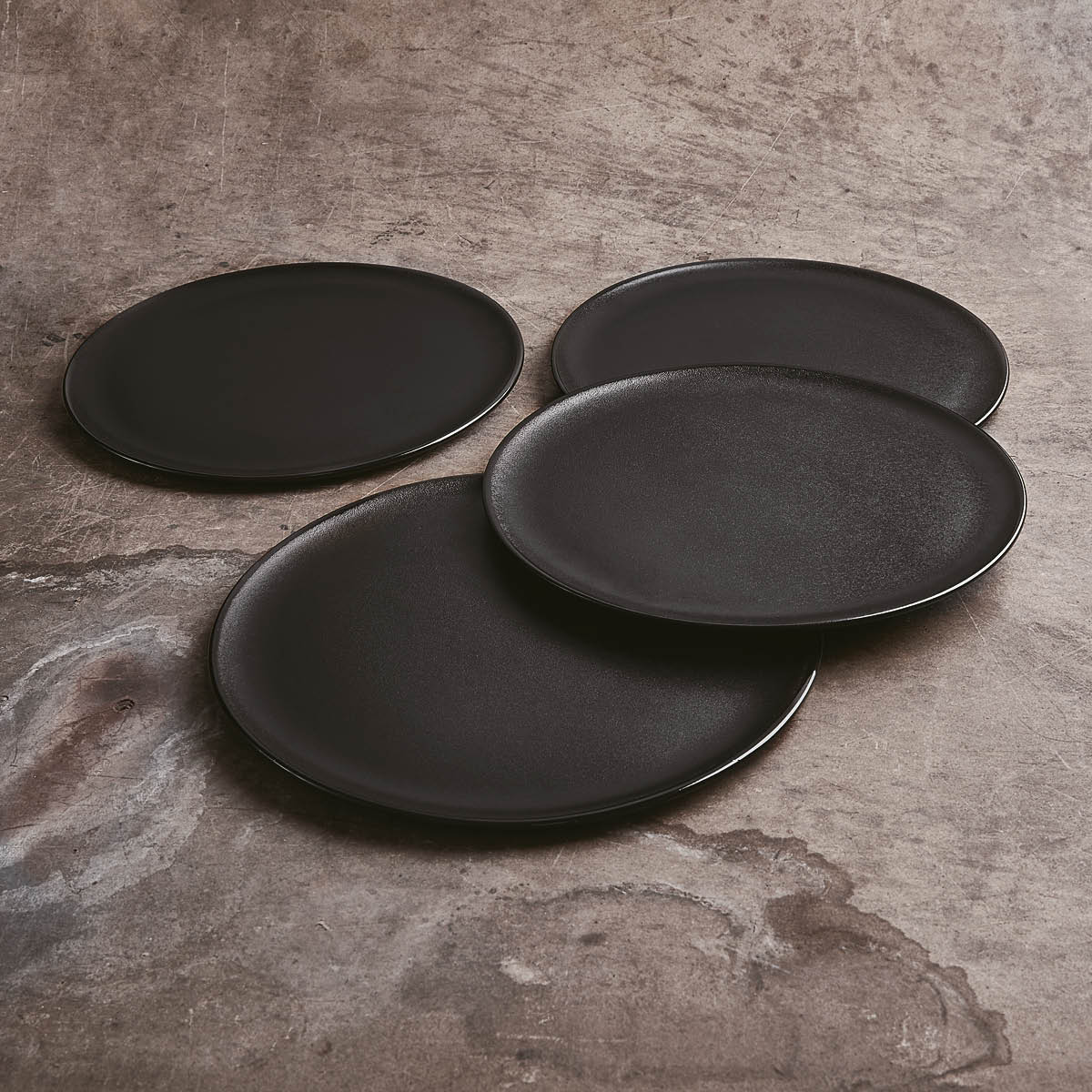 Aida Raw Lautanen 28 cm 4 kpl Titanium Black