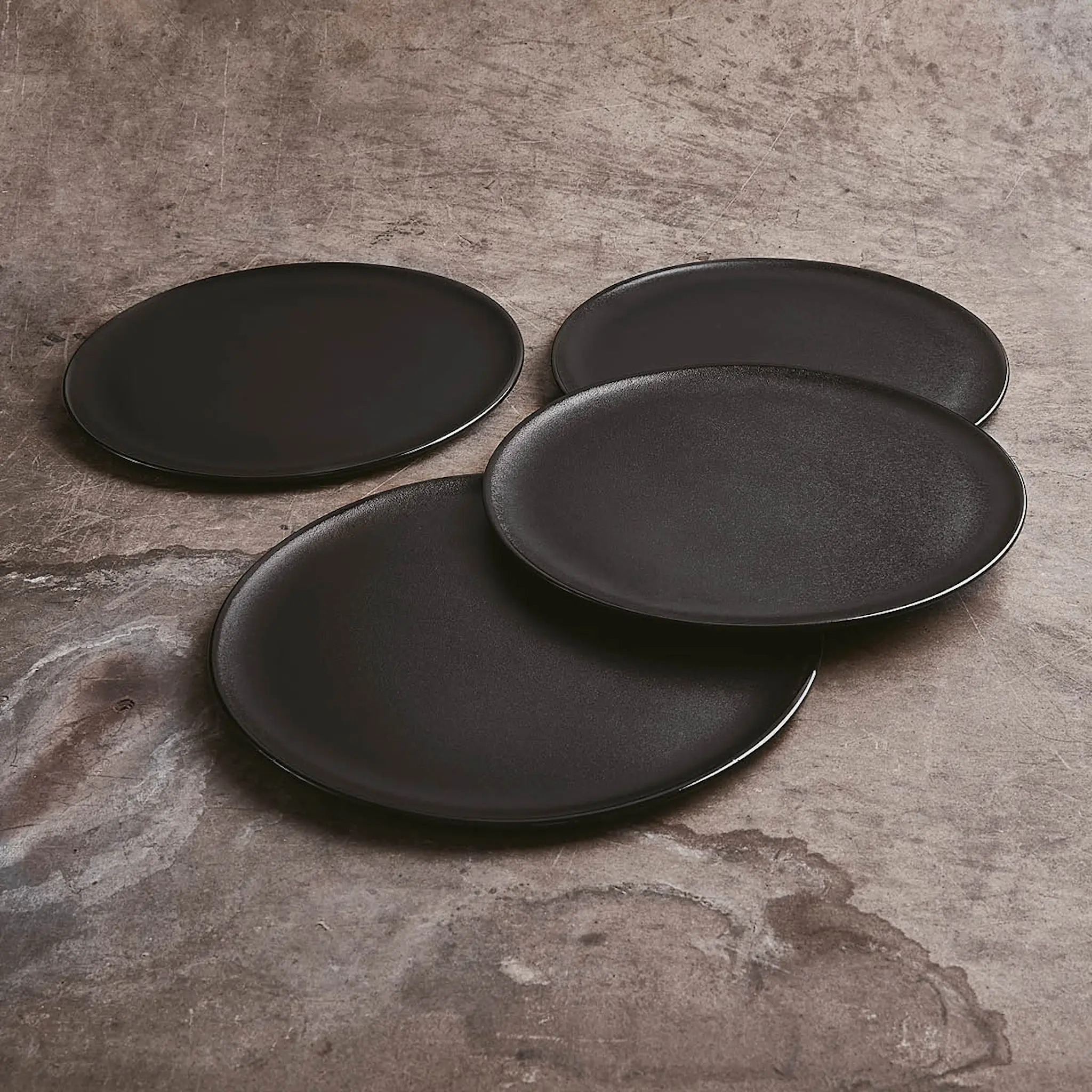 Aida Raw Titanium Black middagstallerken 28 cm 4 stk