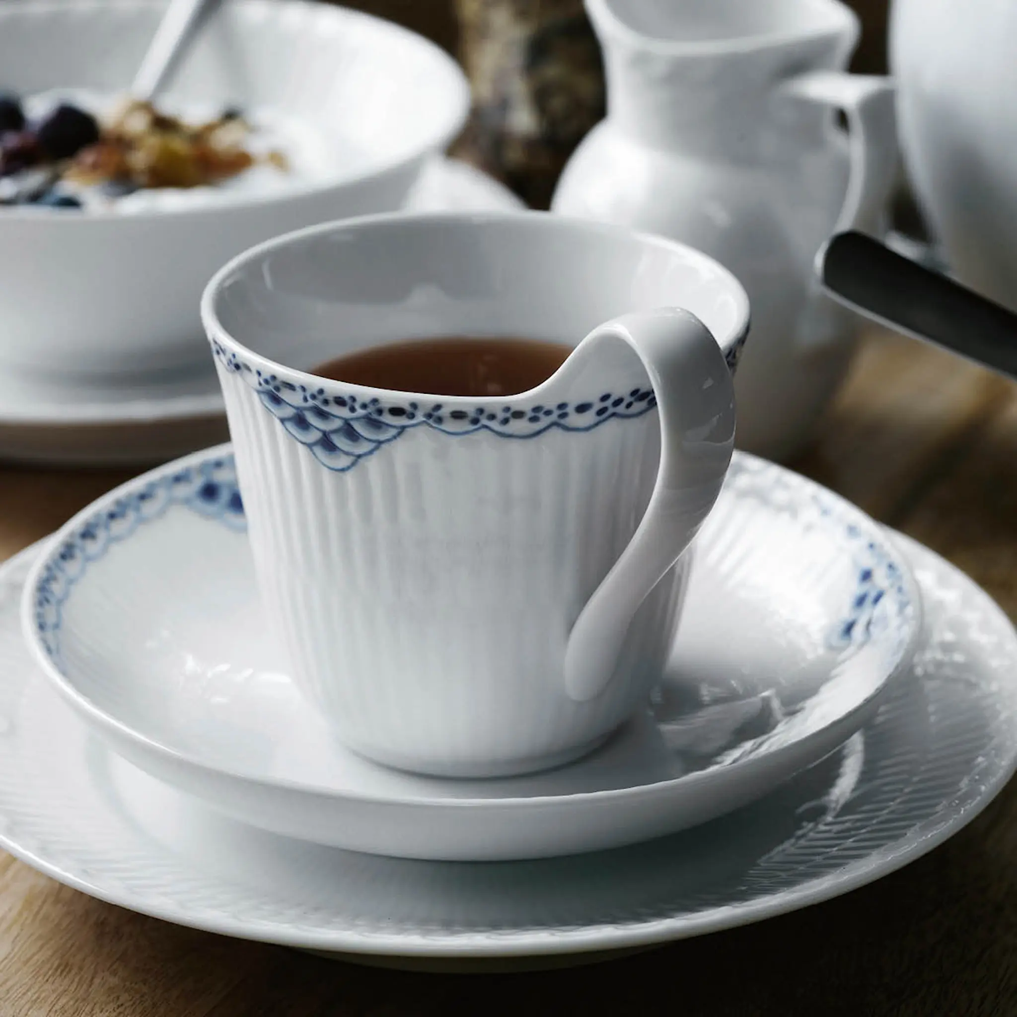 Royal Copenhagen Princess Kopp med högt handtag + fat 24 cl
