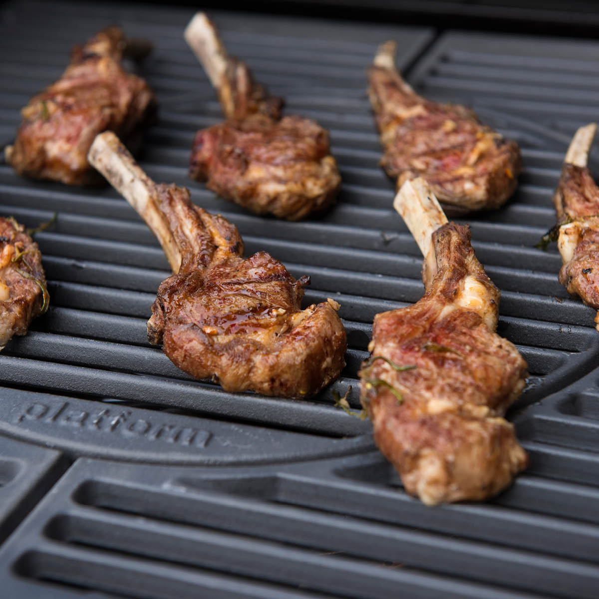 Mustang Sapphire Multigrill støpejernsgitter rund 29 cm