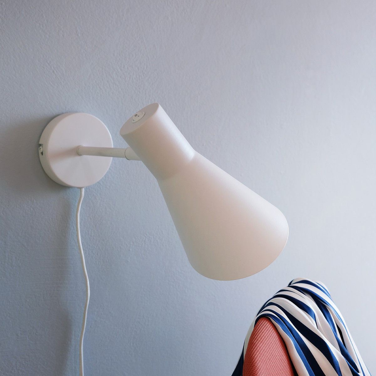 Dyberg Larsen DL12 vägglampa 20 cm vit