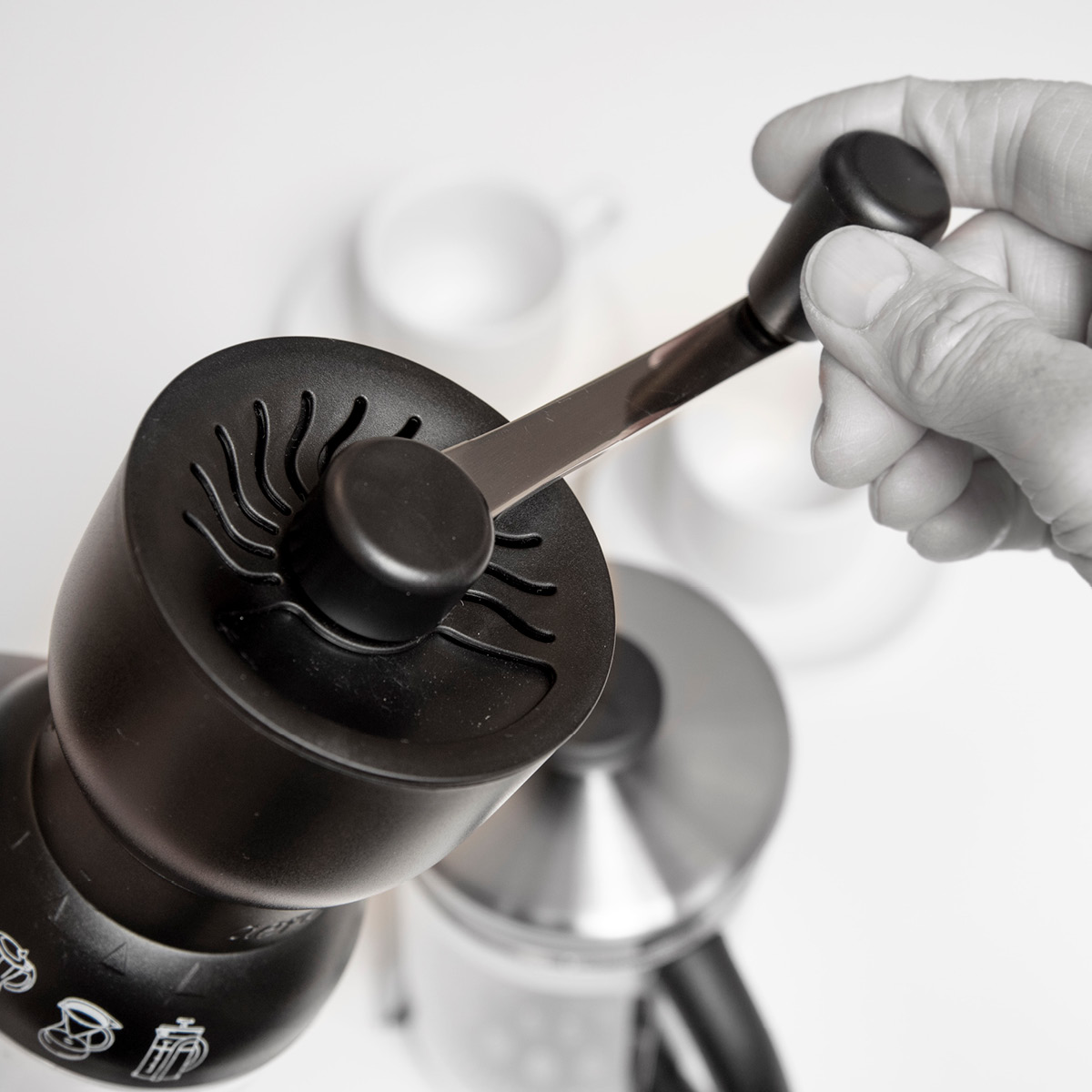 Aerolatte Kaffekvern manuell svart