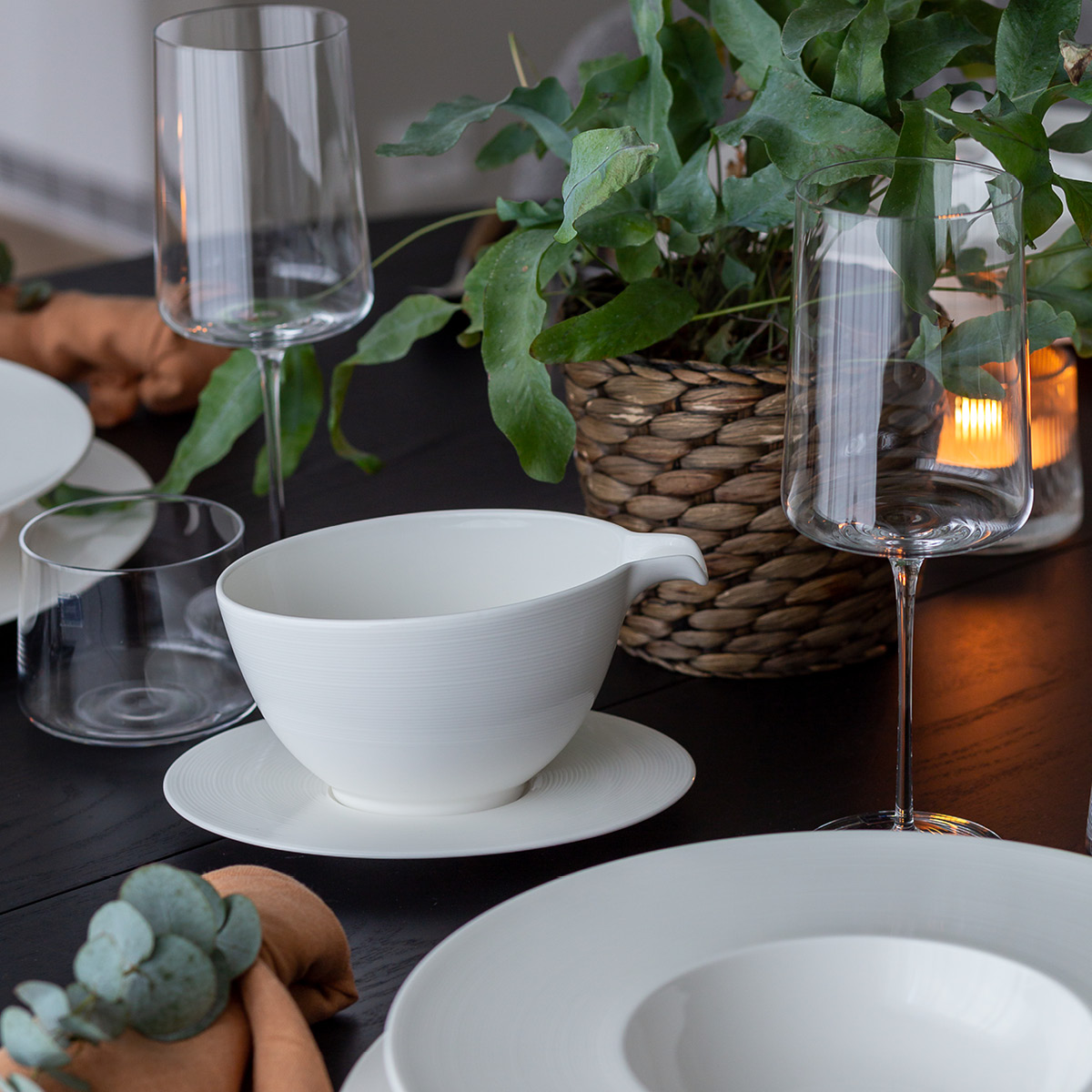 Royal Porcelain Blanche Vati kastikekannulle Valkoinen