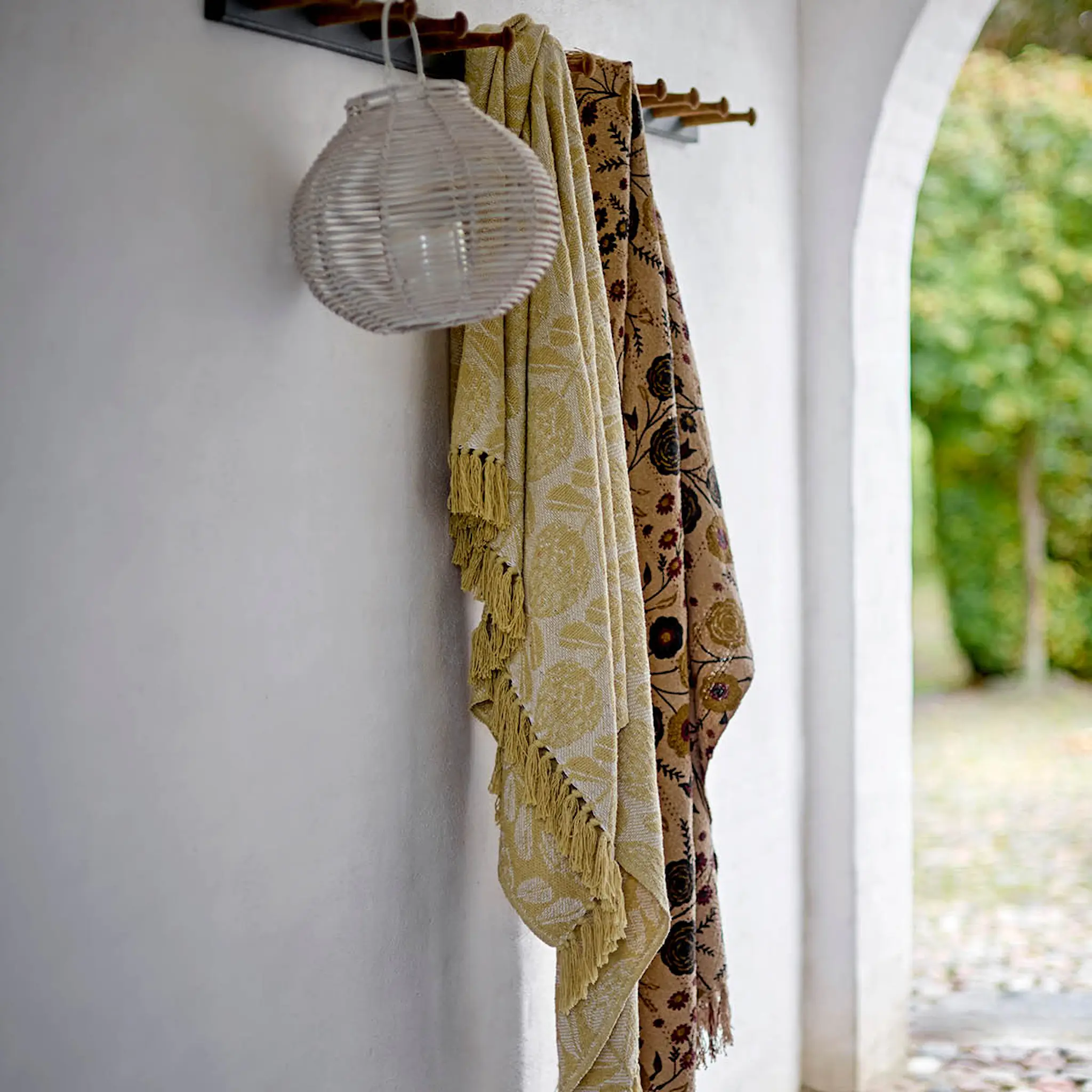 Bloomingville Pratello pledd 160x130 cm gule blader