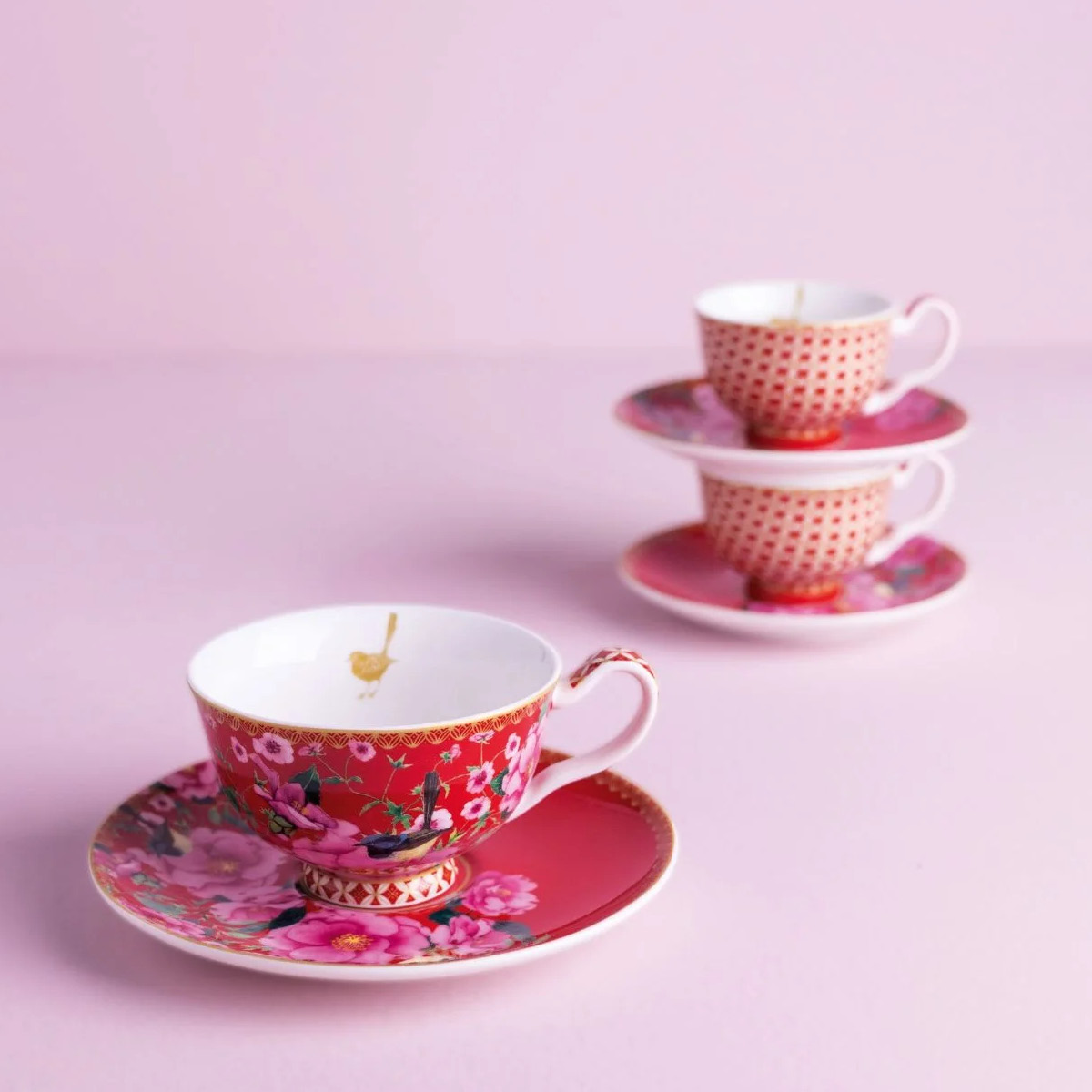 Maxwell & Williams Silk Road Kuppi ja aluslautanen 20 cl Punainen