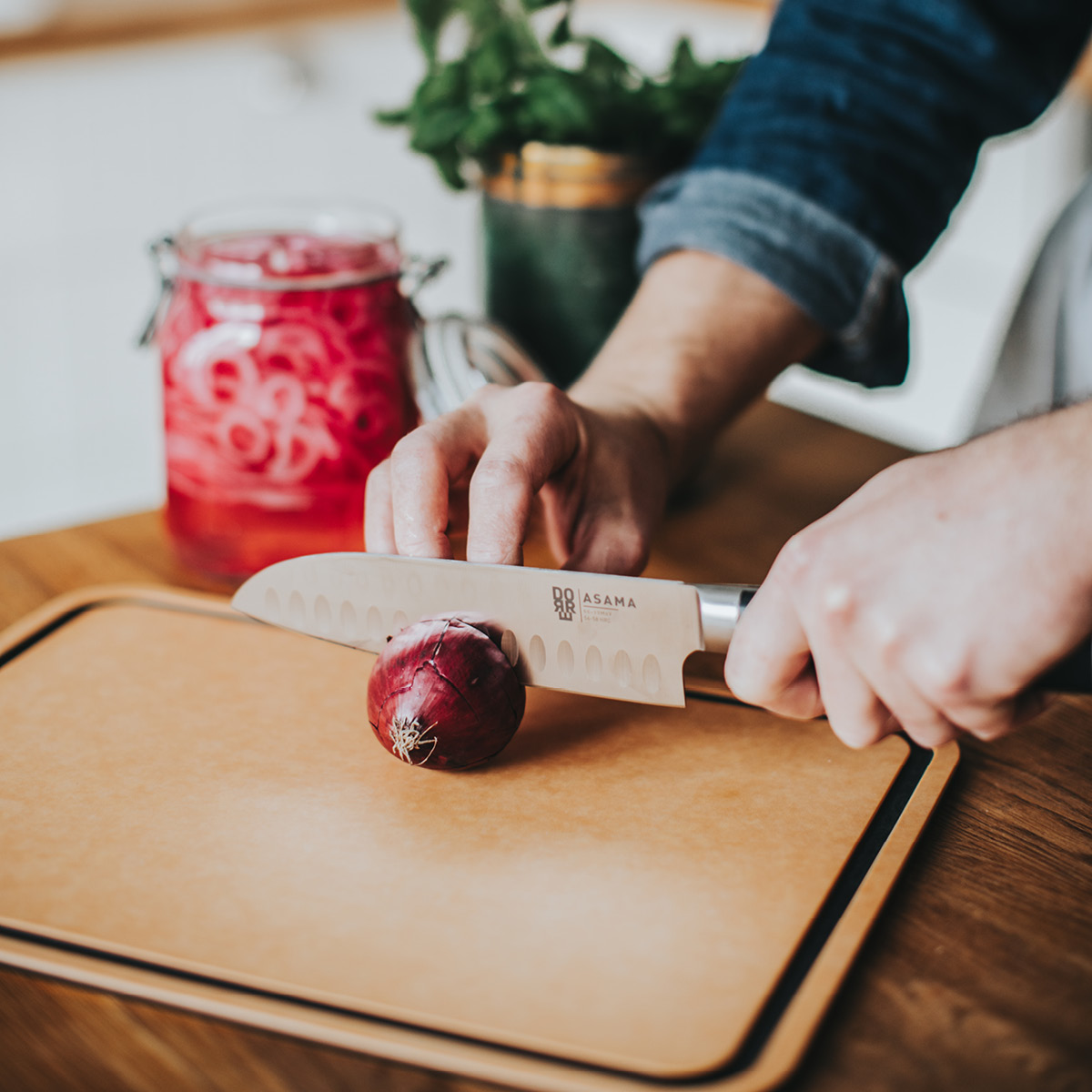 Dorre Asama Santoku kokkekniv 18 cm svart/sølv