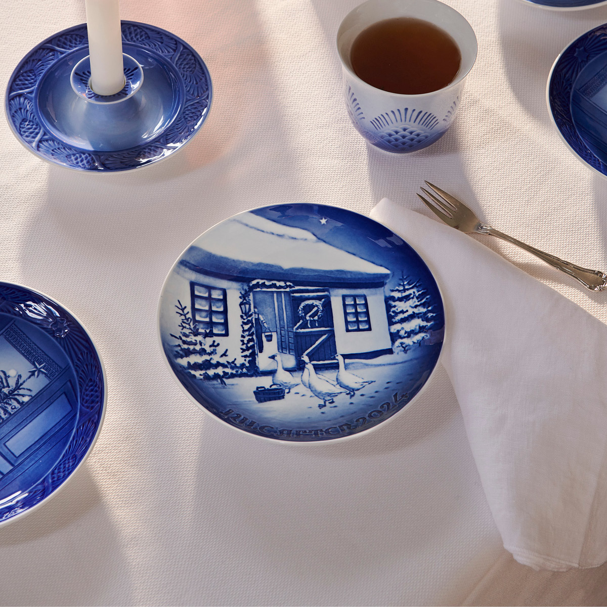 Royal Copenhagen Bing & Grøndahl 2024 Lautanen 18 cm