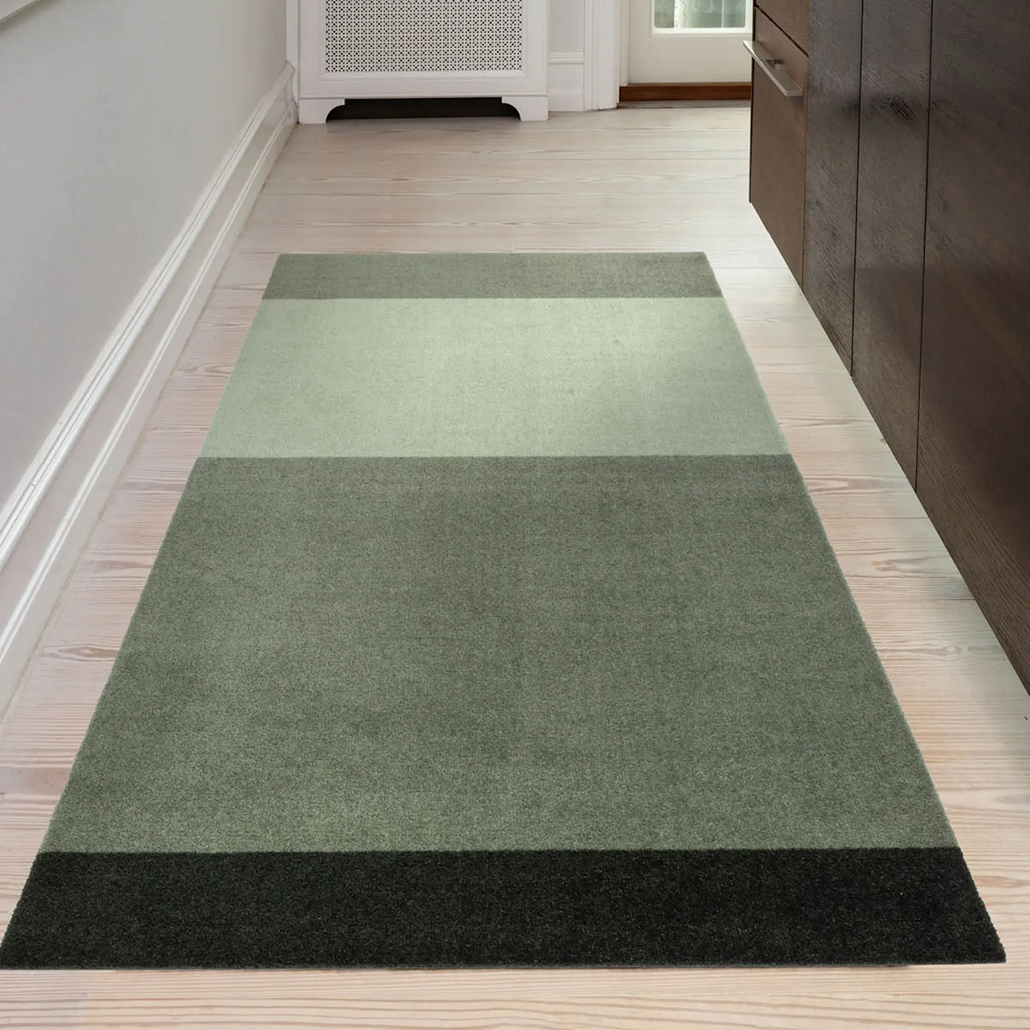 Tica Copenhagen Stripes Horizontally golvmatta 200x90 cm grön