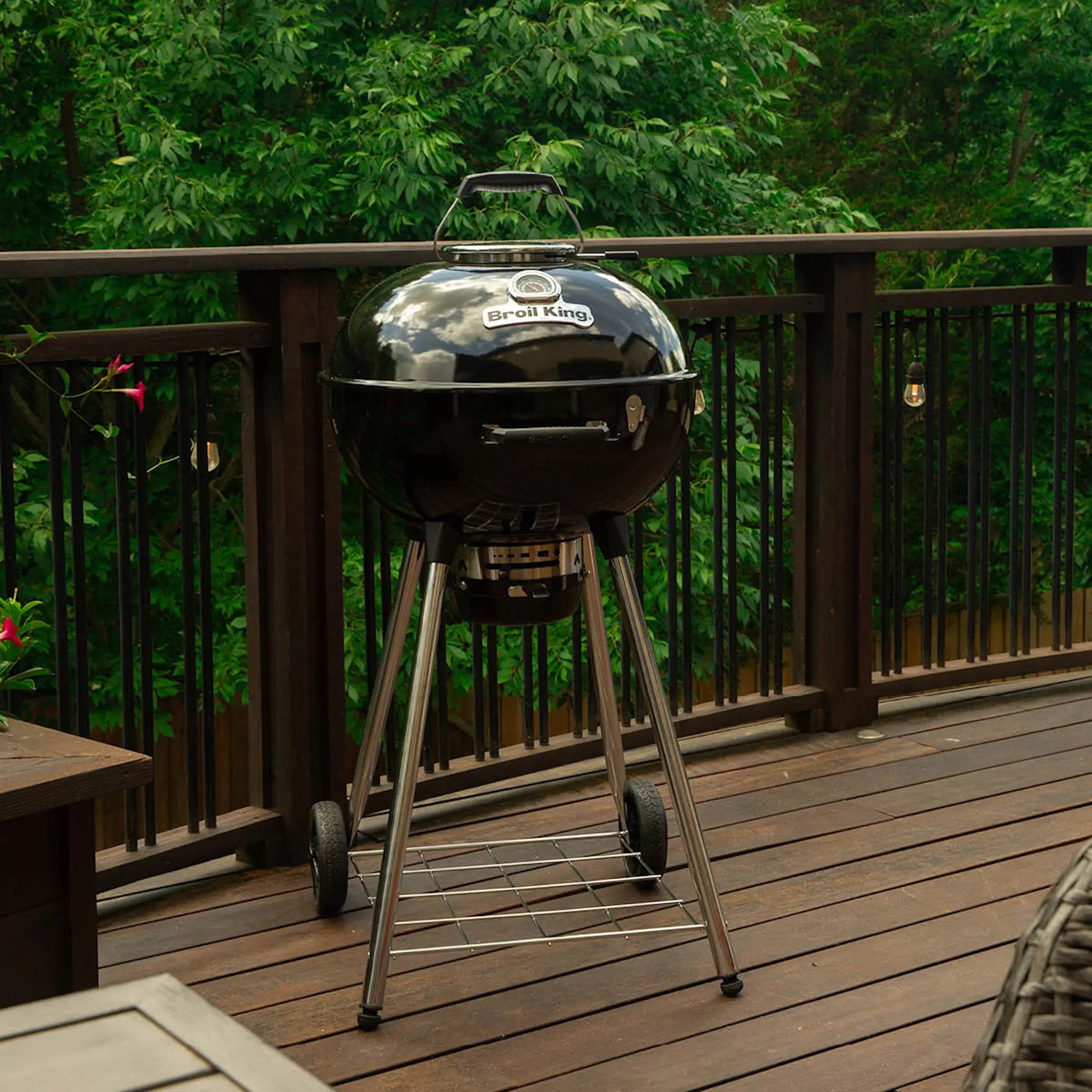 Broil King Kolgrill Crown Kettle Premium 57 cm svart