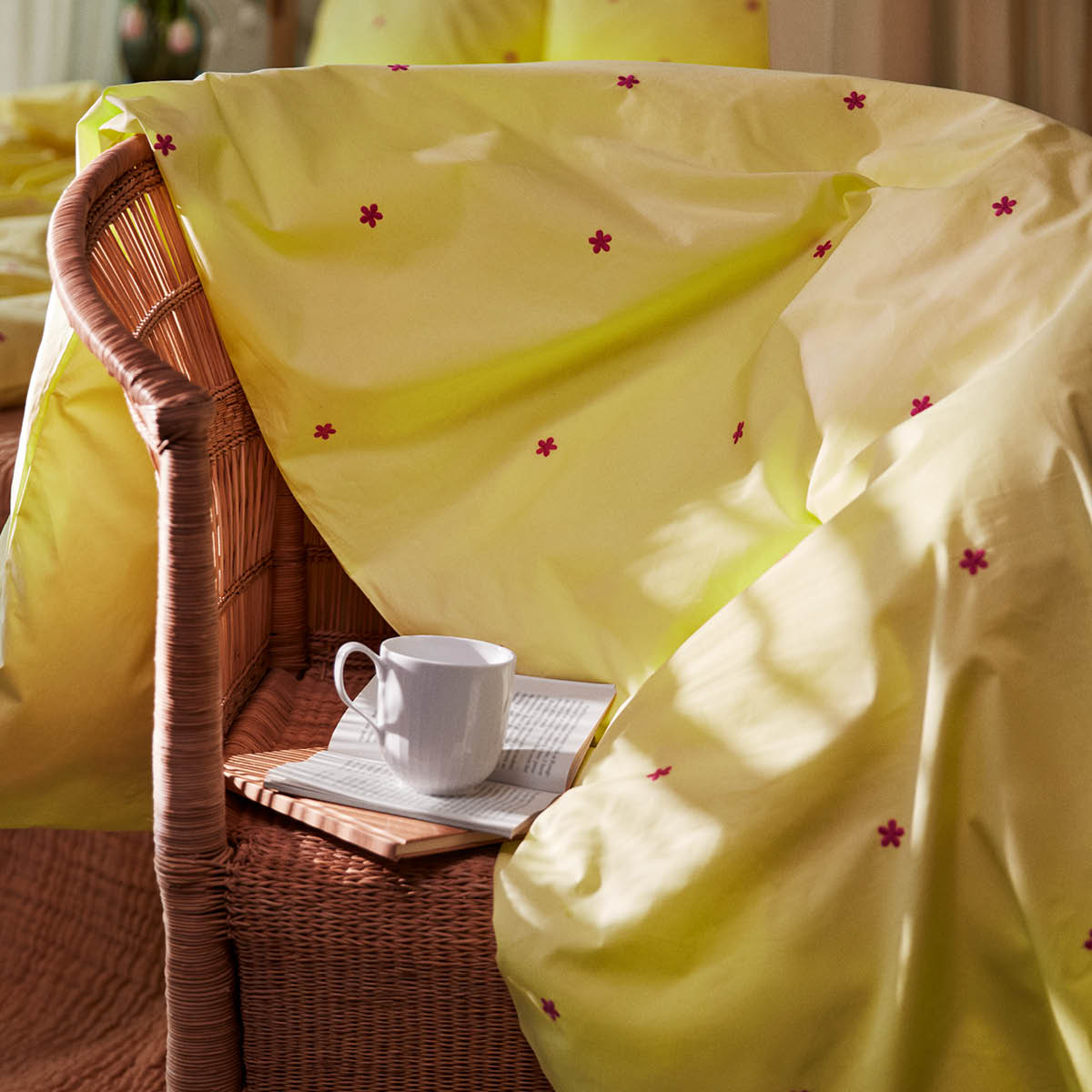 Juna Daisy påslakanset 150x210 cm gul