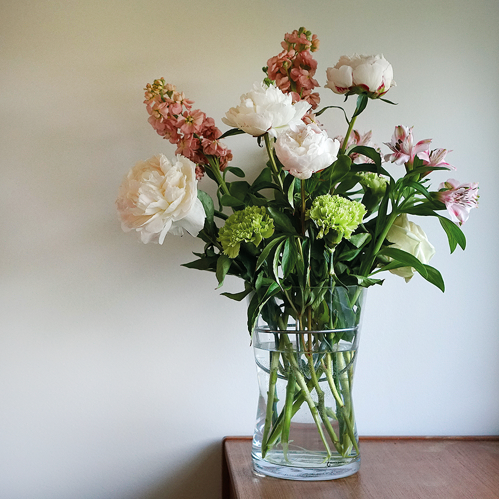 Born in Sweden Sphere Maljakko Medium Kulta