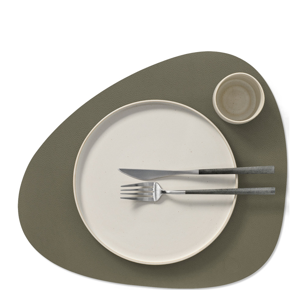 LIND DNA Leather Serene Curve bordbrikke L 37x44 cm moss