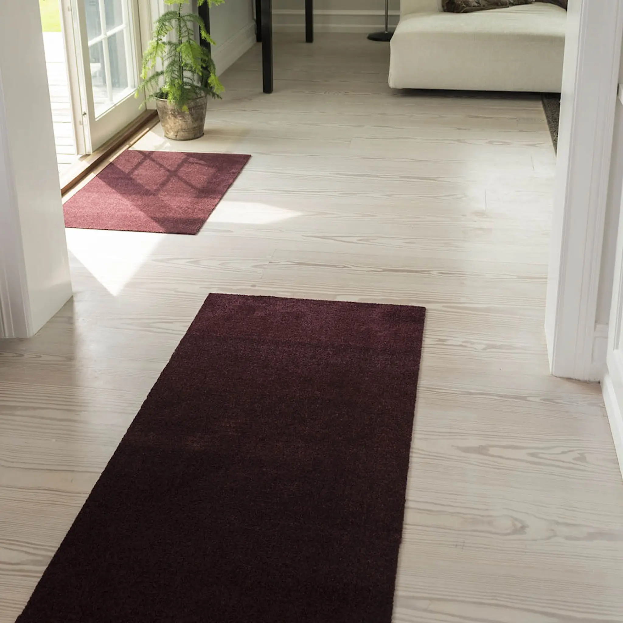 Tica Copenhagen Unicolor golvmatta 200x90 cm bordeaux